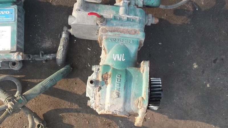8951 компрессор одноцилиндровый 20382348 12.5bar Volvo VNL вольво