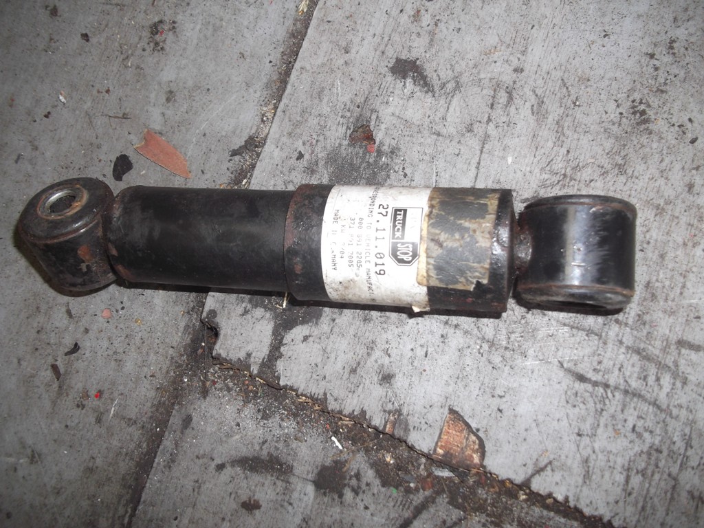 4835 амортизатор кабины передний 0008912205 101456 281700 170897 2711019 Mercedes Benz