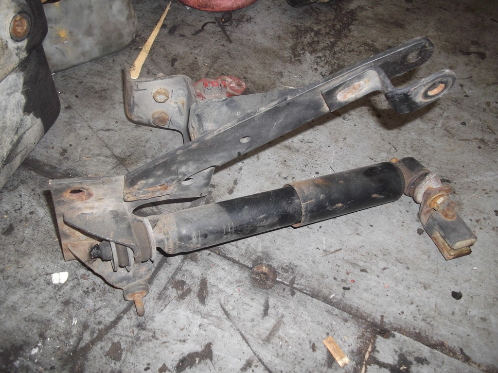 4825 Амортизатор кабины передний и кронштейн 5010460115 Renault Magnum