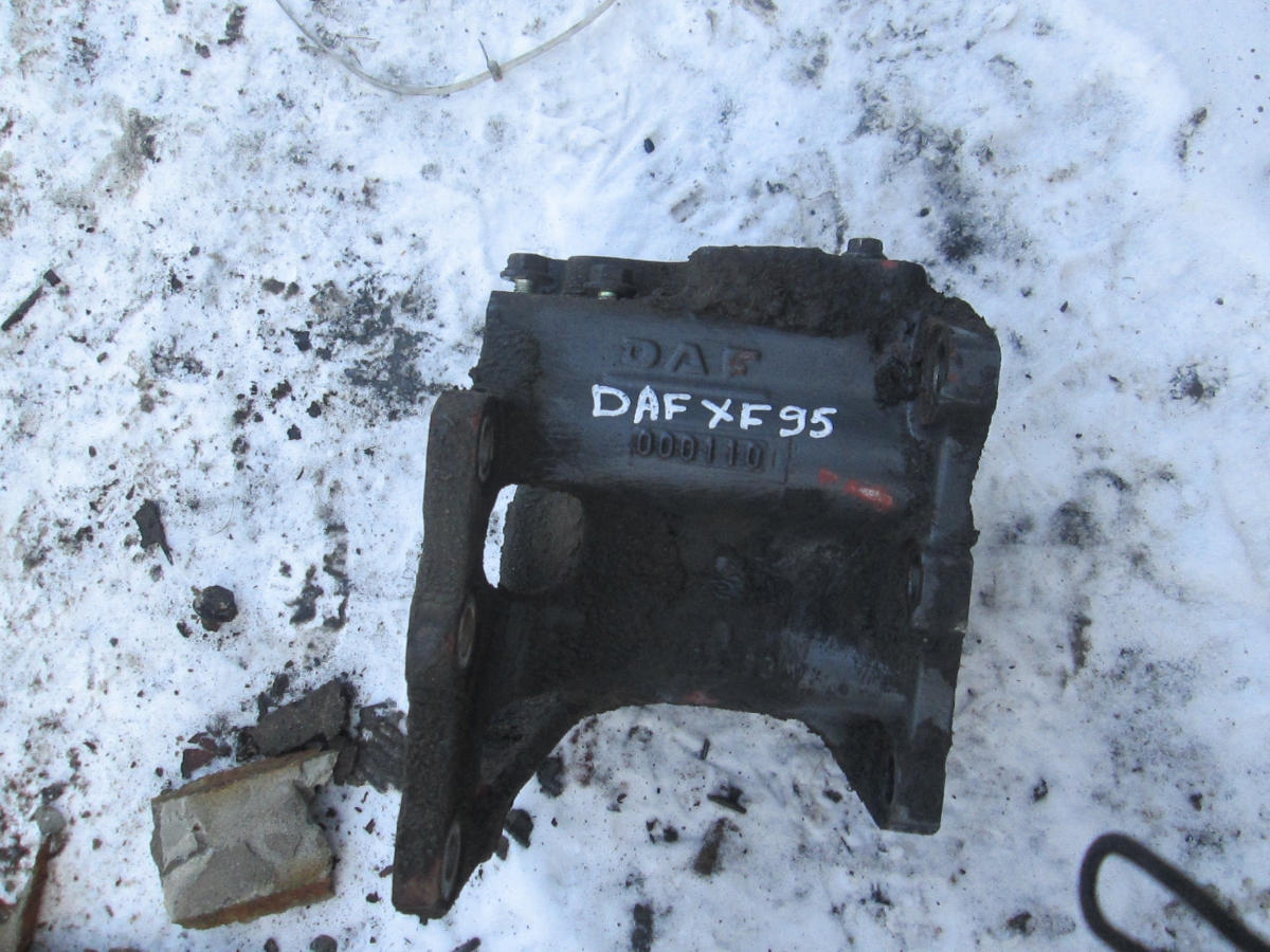 20946 кронштейн ГУРа 1330596 DAF95XF