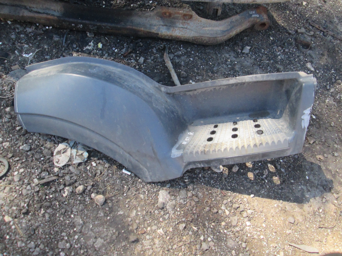 21477 корпус подножки правой 504047582 IVECO курсор 8