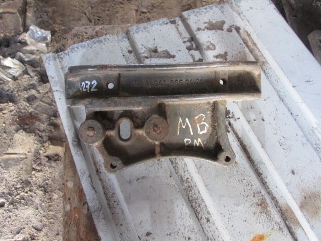 24272 9416660426 Кронштейн переднего бампера левый Mercedes ACTROS мерседес