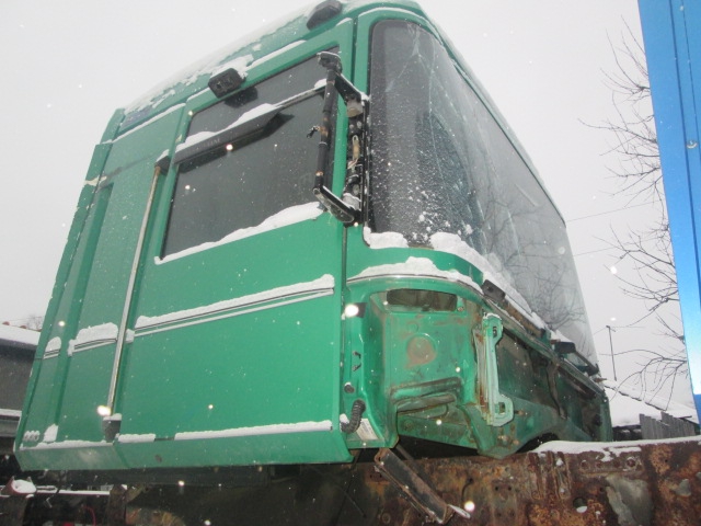 25489 Кабина Рено Магнум ае440 2005 Renault Magnum AE440 зелёная