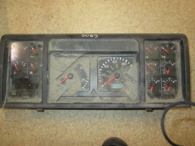 25089 20461864 панель приборов вольво VNL 12 V