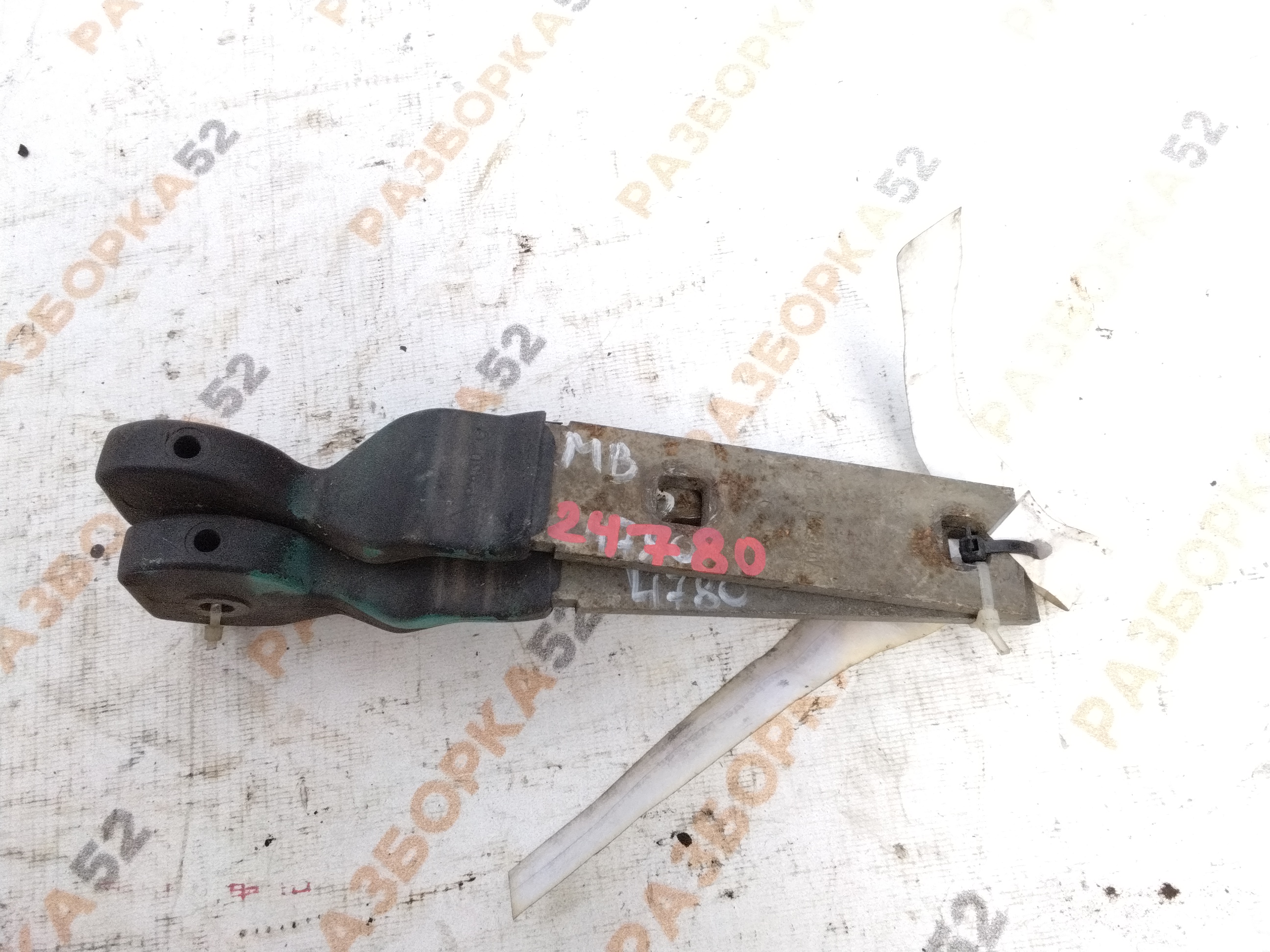 24780 Петля капота мерседес Mercedes Actros 9417500251