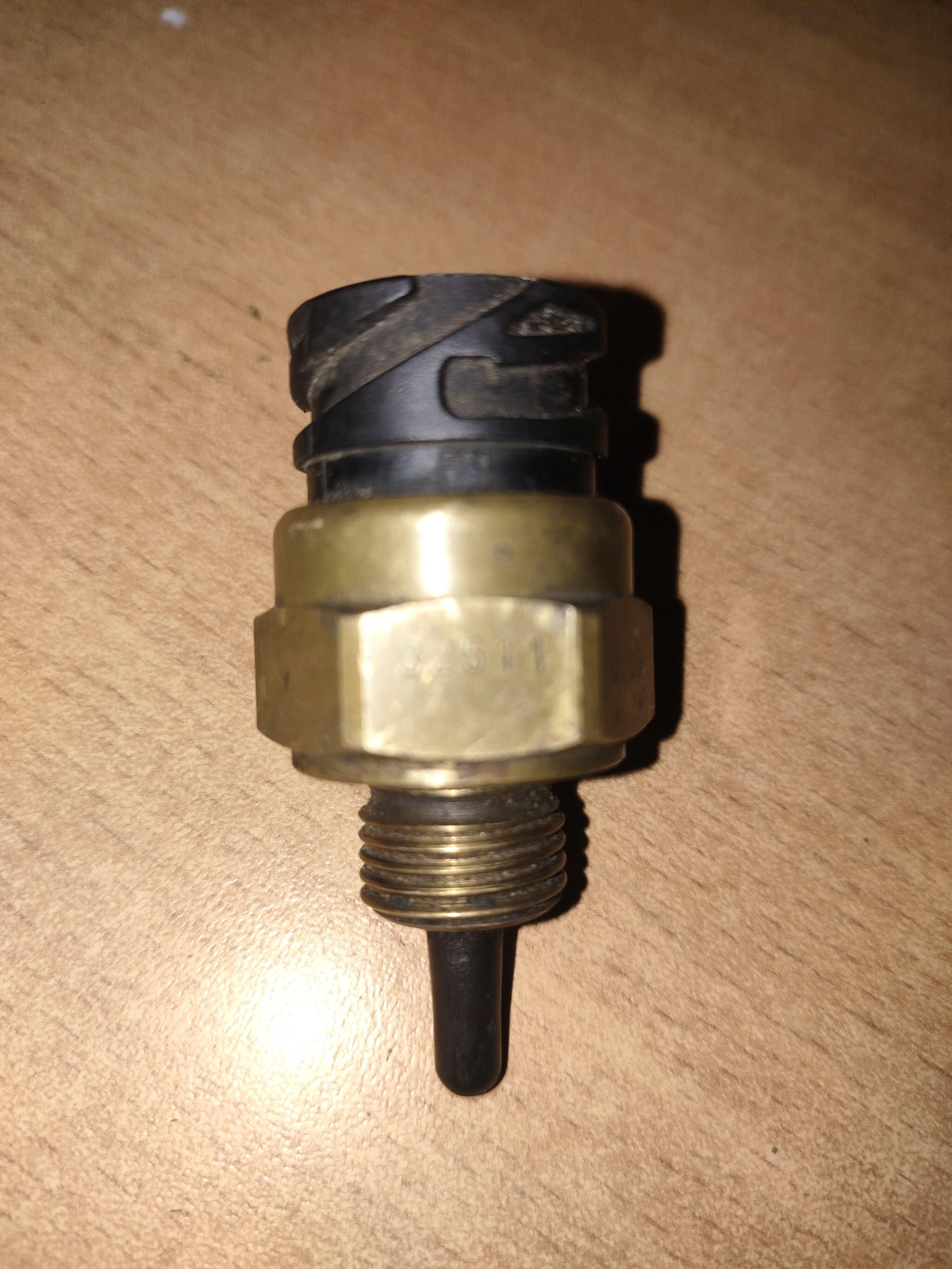 Датчик температуры нагнетаемого воздуха турбины 51274210165 329010156 215011072 122020190