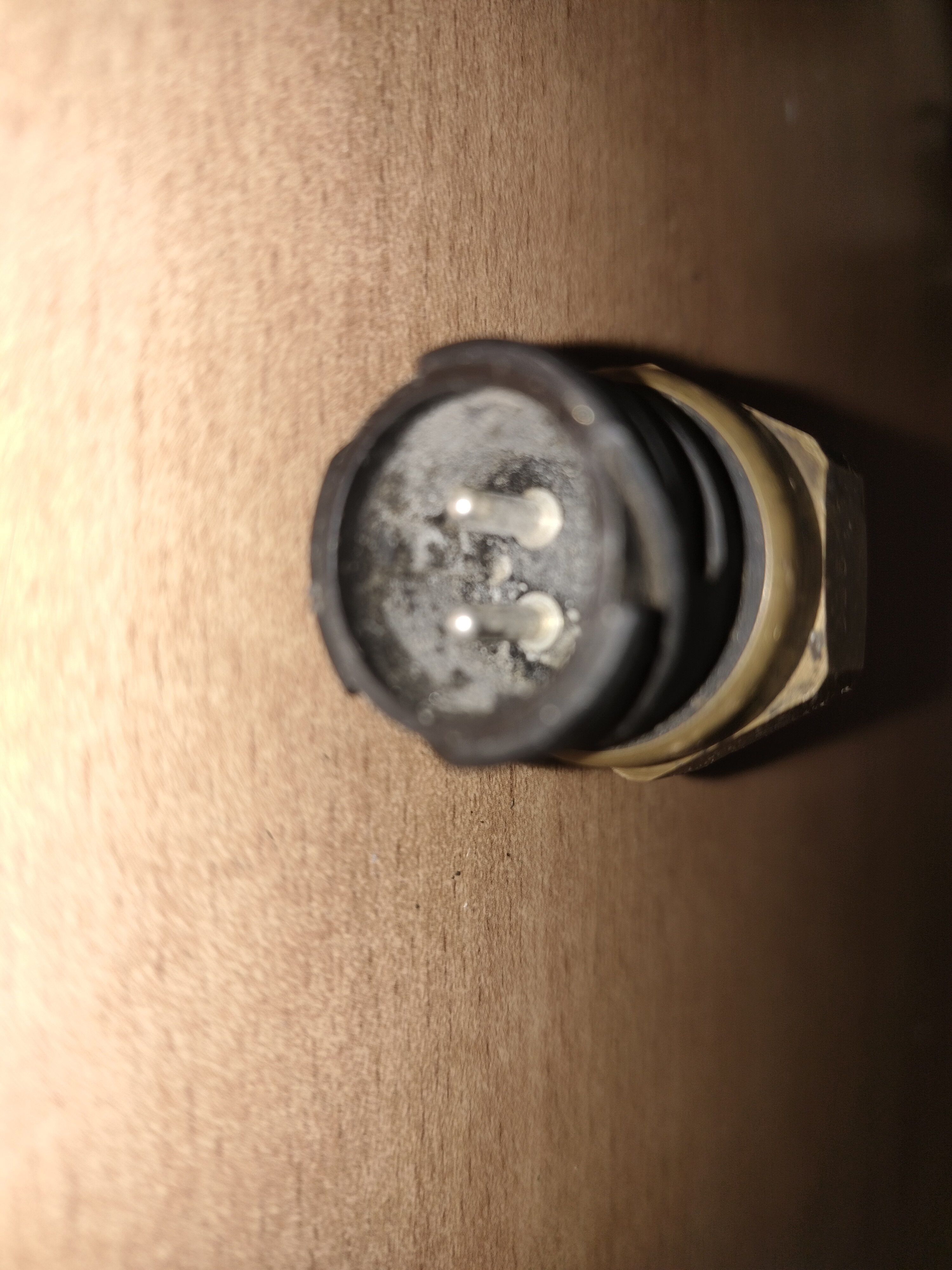 Датчик температуры нагнетаемого воздуха турбины 51274210165 329010156 215011072 122020190