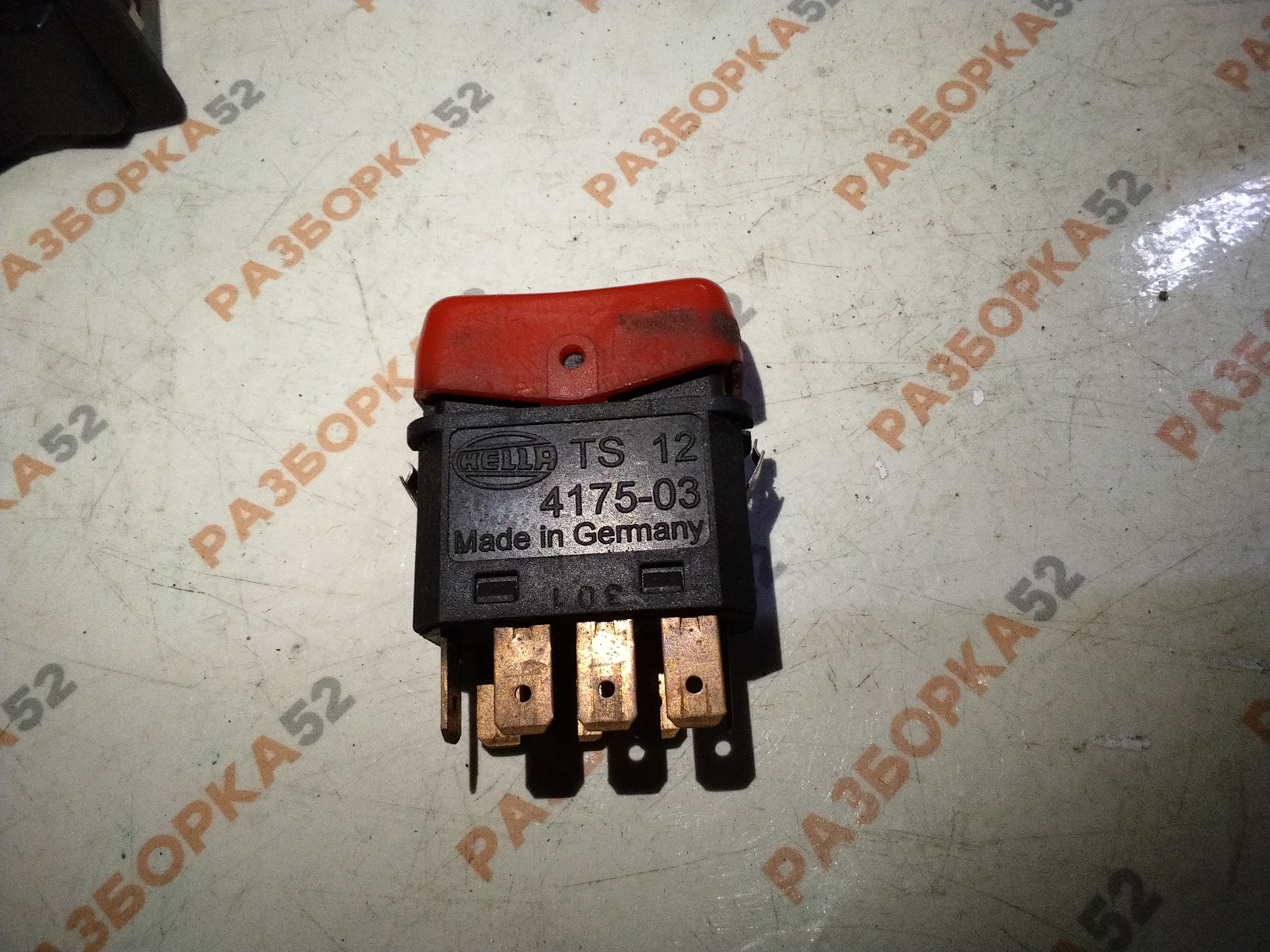 Кнопка аварийной сигнализации Mercedes-Benz Axor 0075453824