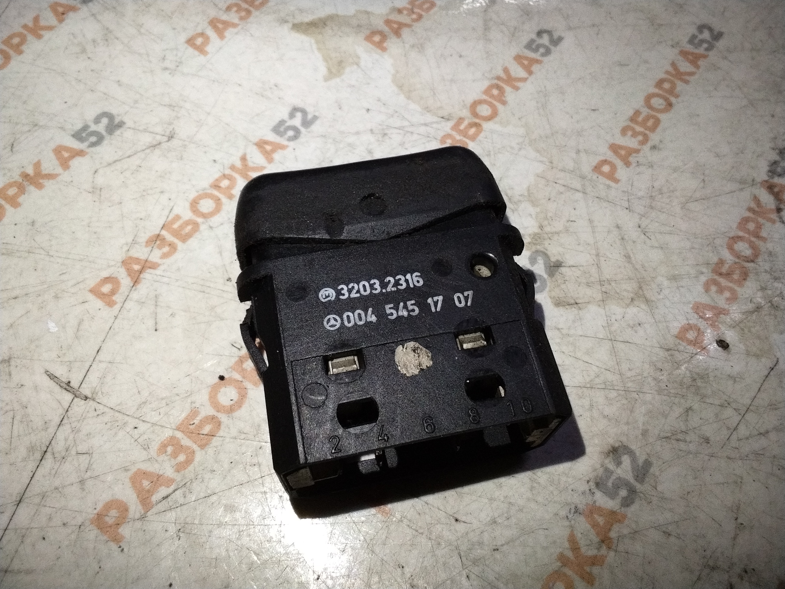 Кнопка антипробуксовочной системы Mercedes-Benz Actros Axor 0045451707 32032316