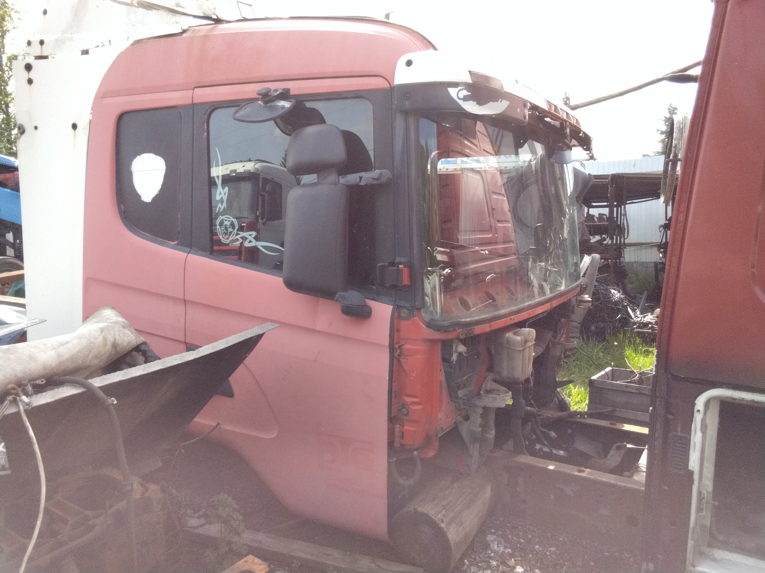Каркас кабины бу Scania 114