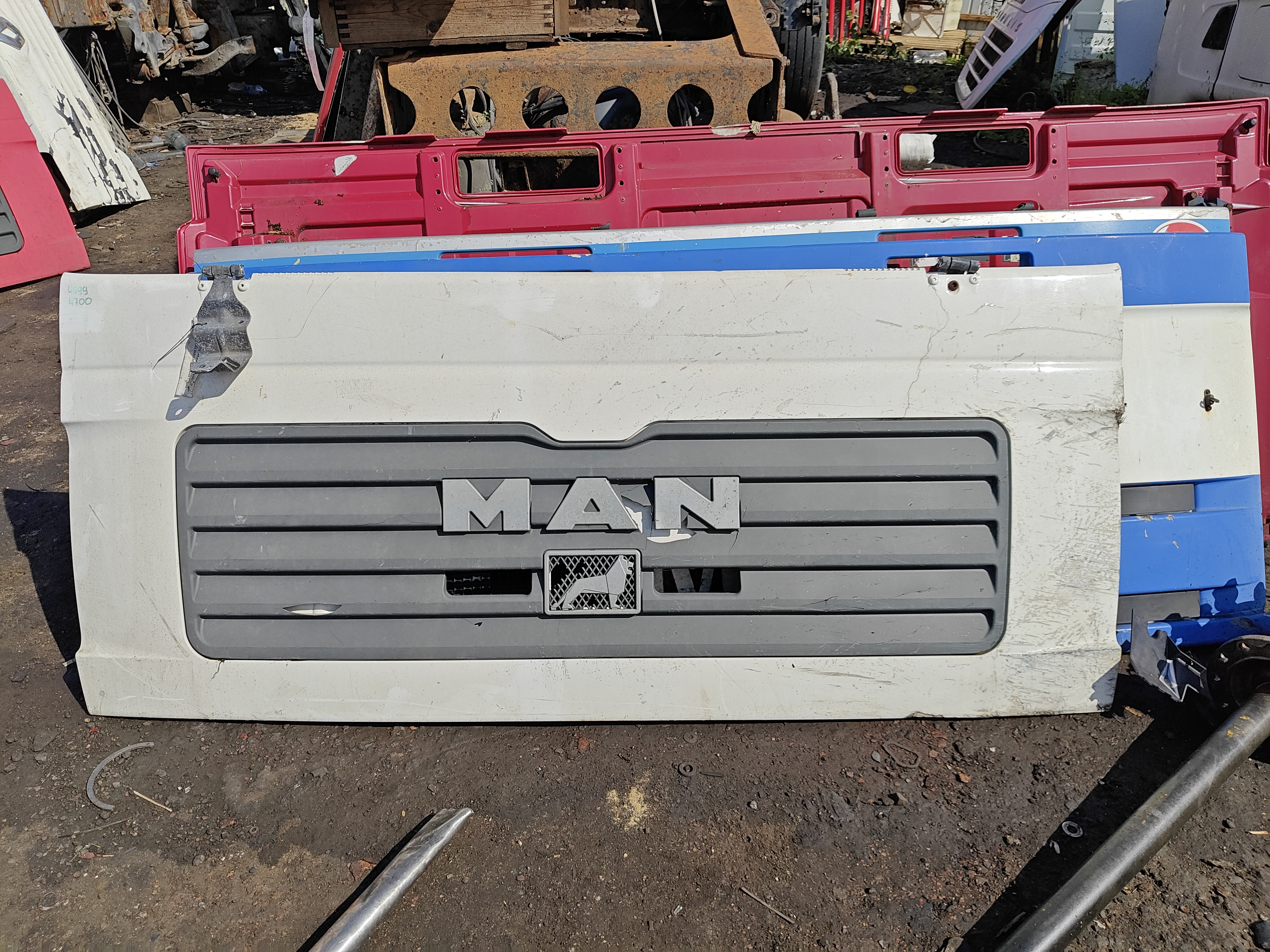 24699 27940 капот MAN TGA решётка радиатора 81611100063 81611100054 81611506051 81611505068 узкая кабина