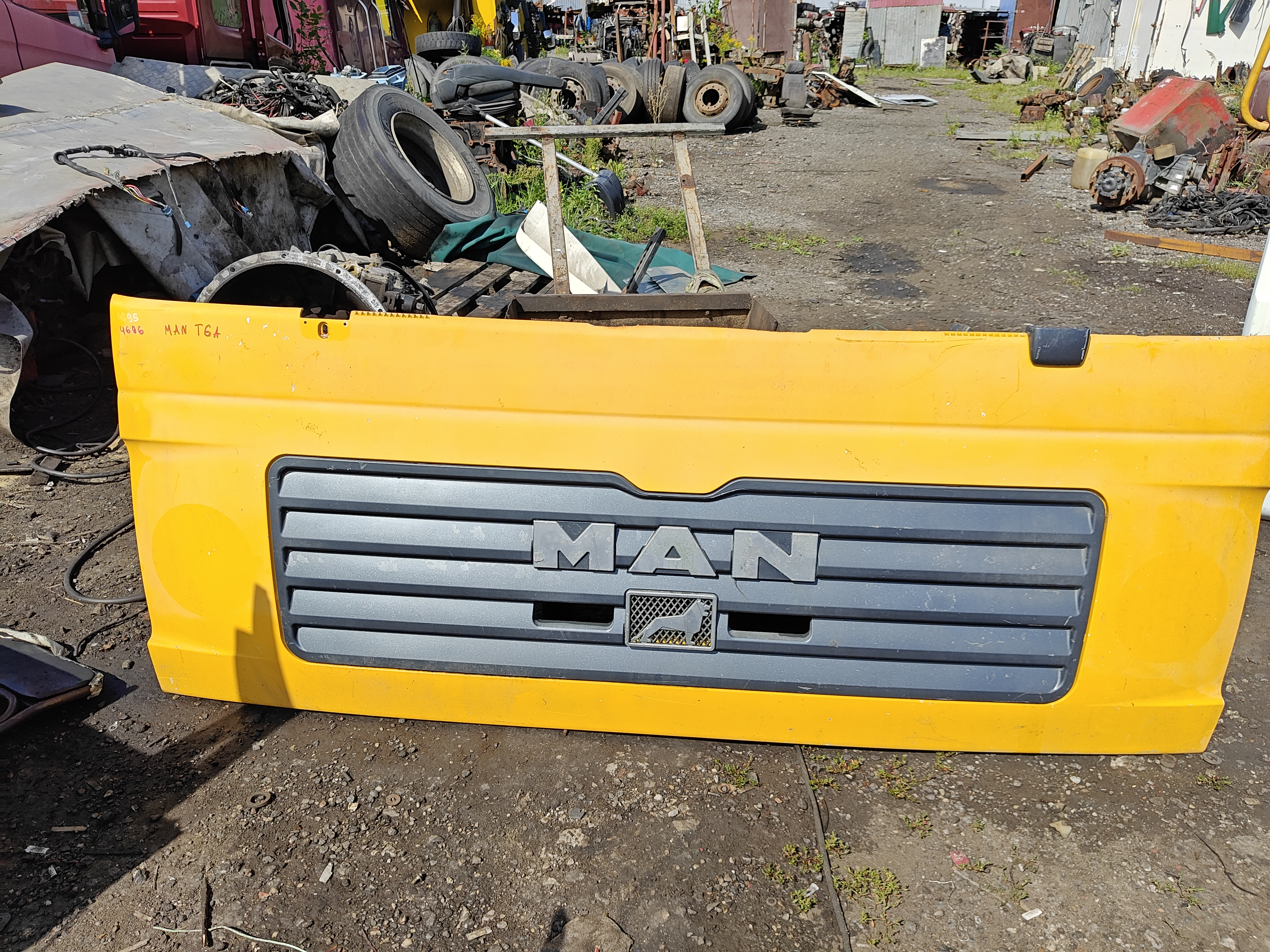 24695 капот 81611100053 81611100047 решётка радиатора MAN TGA TGX 81611505072 8211506011