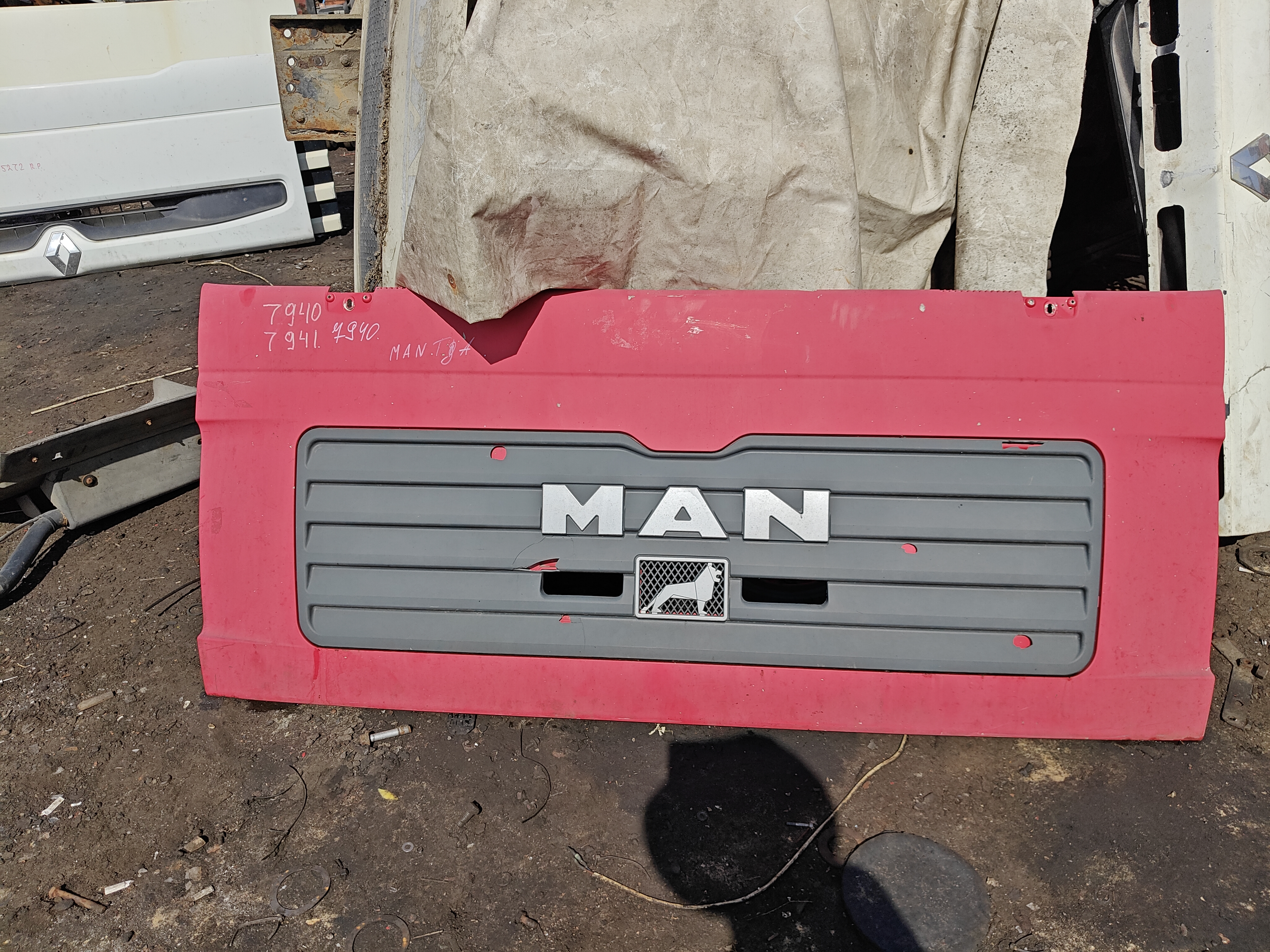 24699 27940 капот MAN TGA решётка радиатора 81611100063 81611100054 81611506051 81611505068 узкая кабина