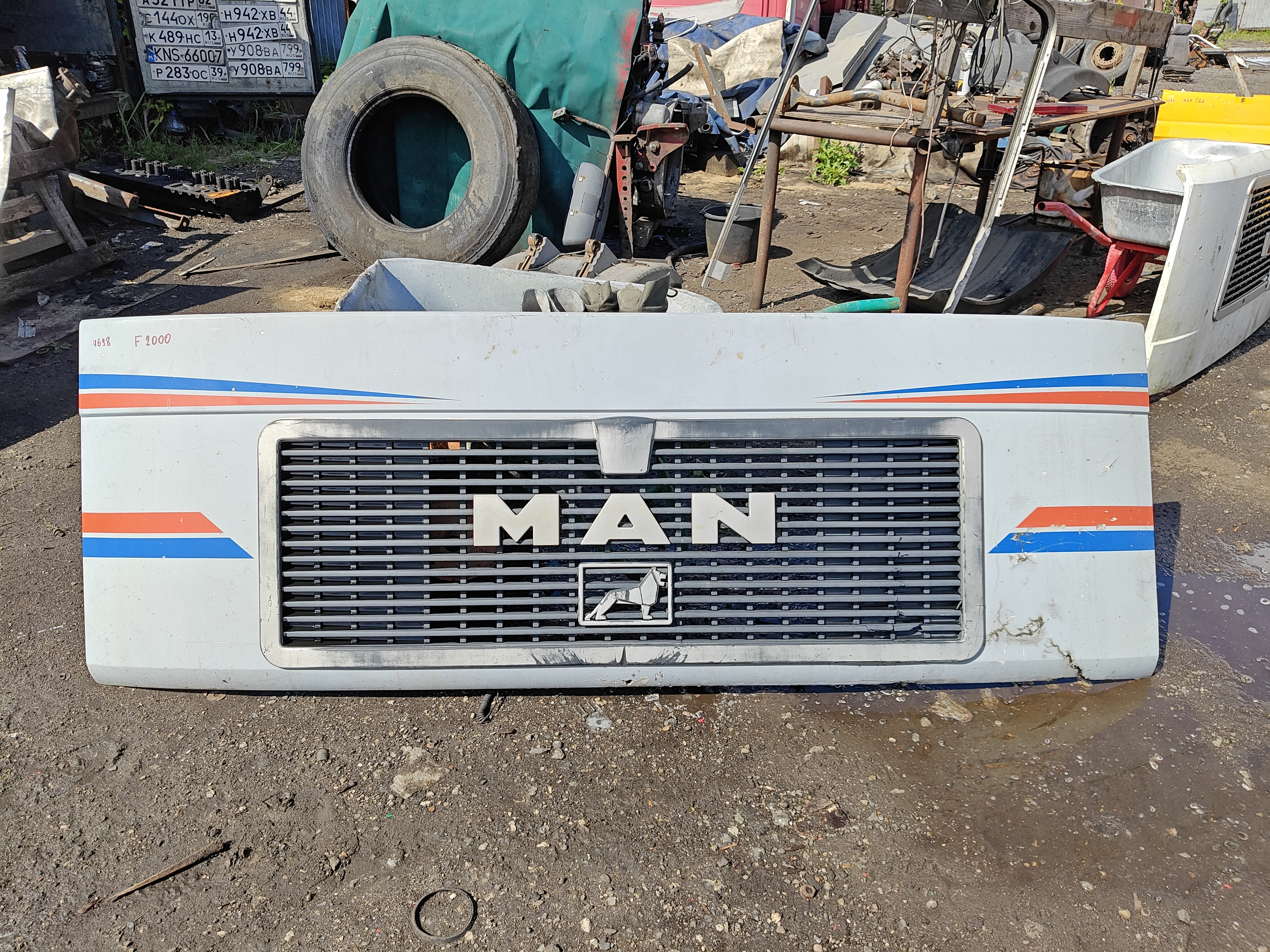 24697 капот MAN F2000 решётка радиатора 81611100015 81611100043 81611505060 816115000988161105058 81611505047