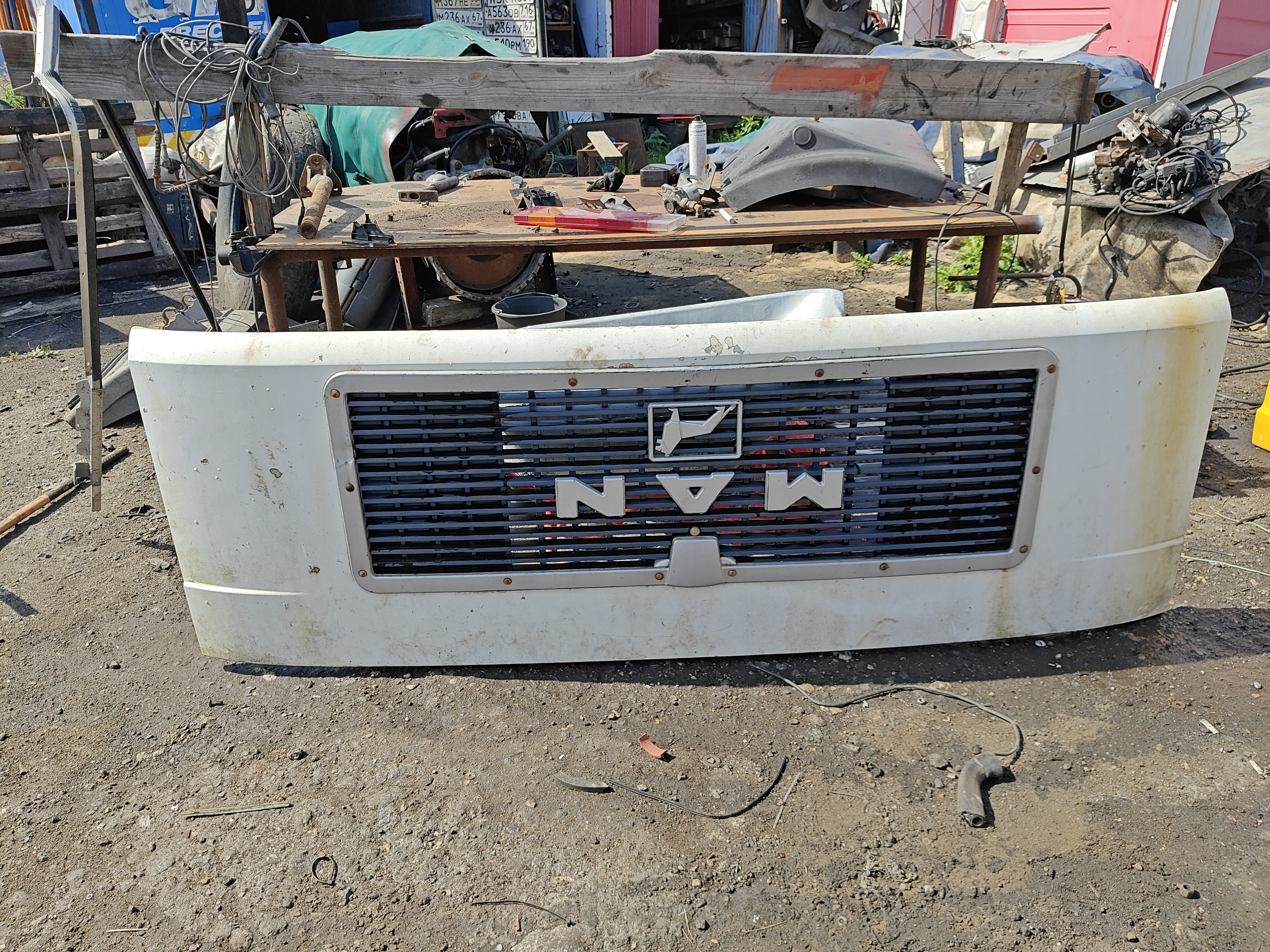 24697 капот MAN F2000 решётка радиатора 81611100015 81611100043 81611505060 816115000988161105058 81611505047