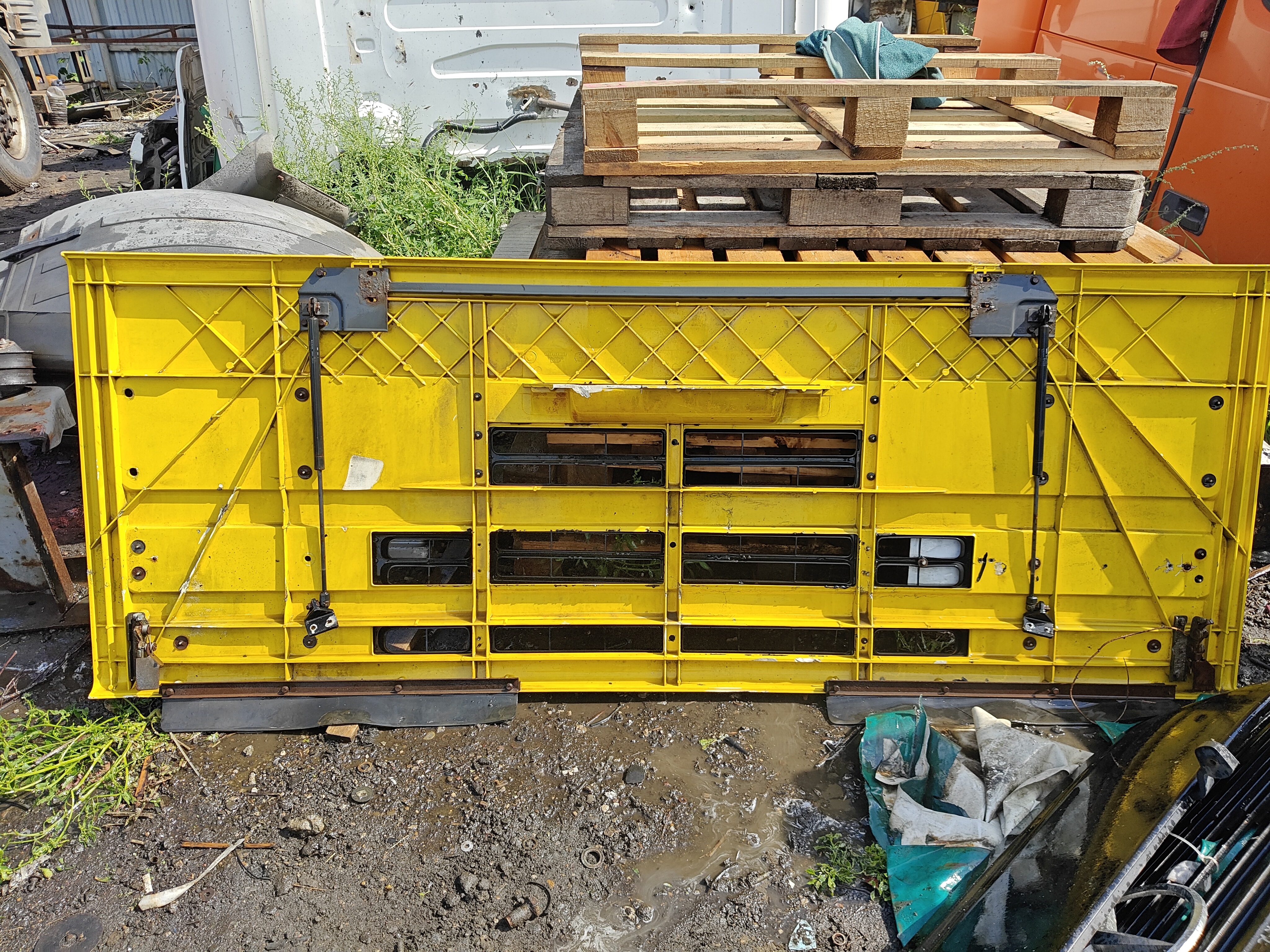 24722 капот решётка радиатора даф DAF ATI 0280059