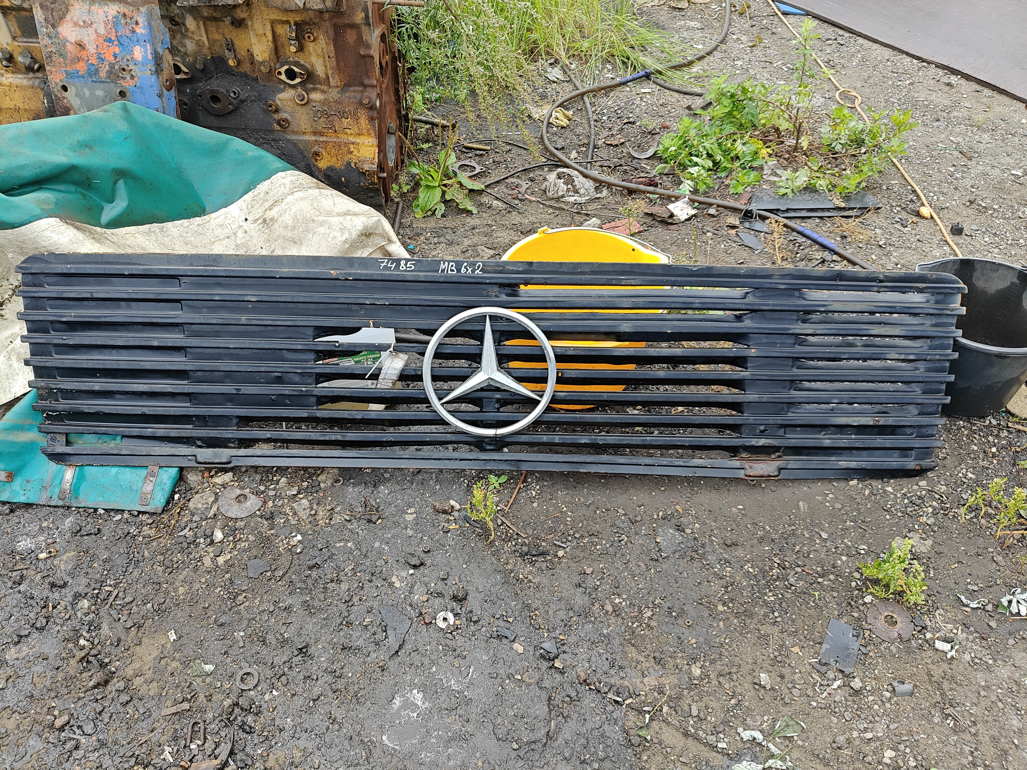 27485 Mercedes 2219L 6x2 решётка радиатора 3817500502