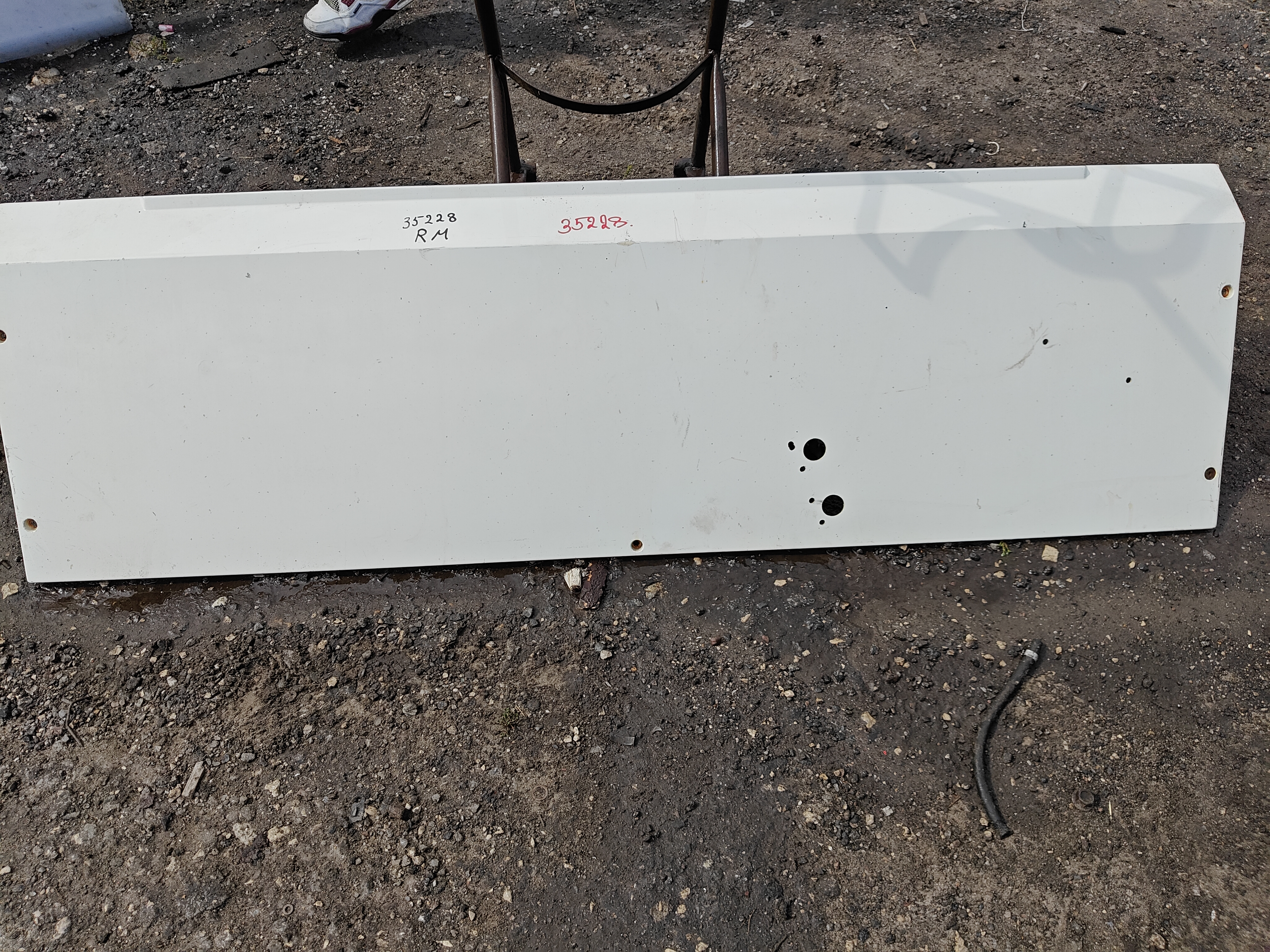 35228 5000937387 капот рено магнум