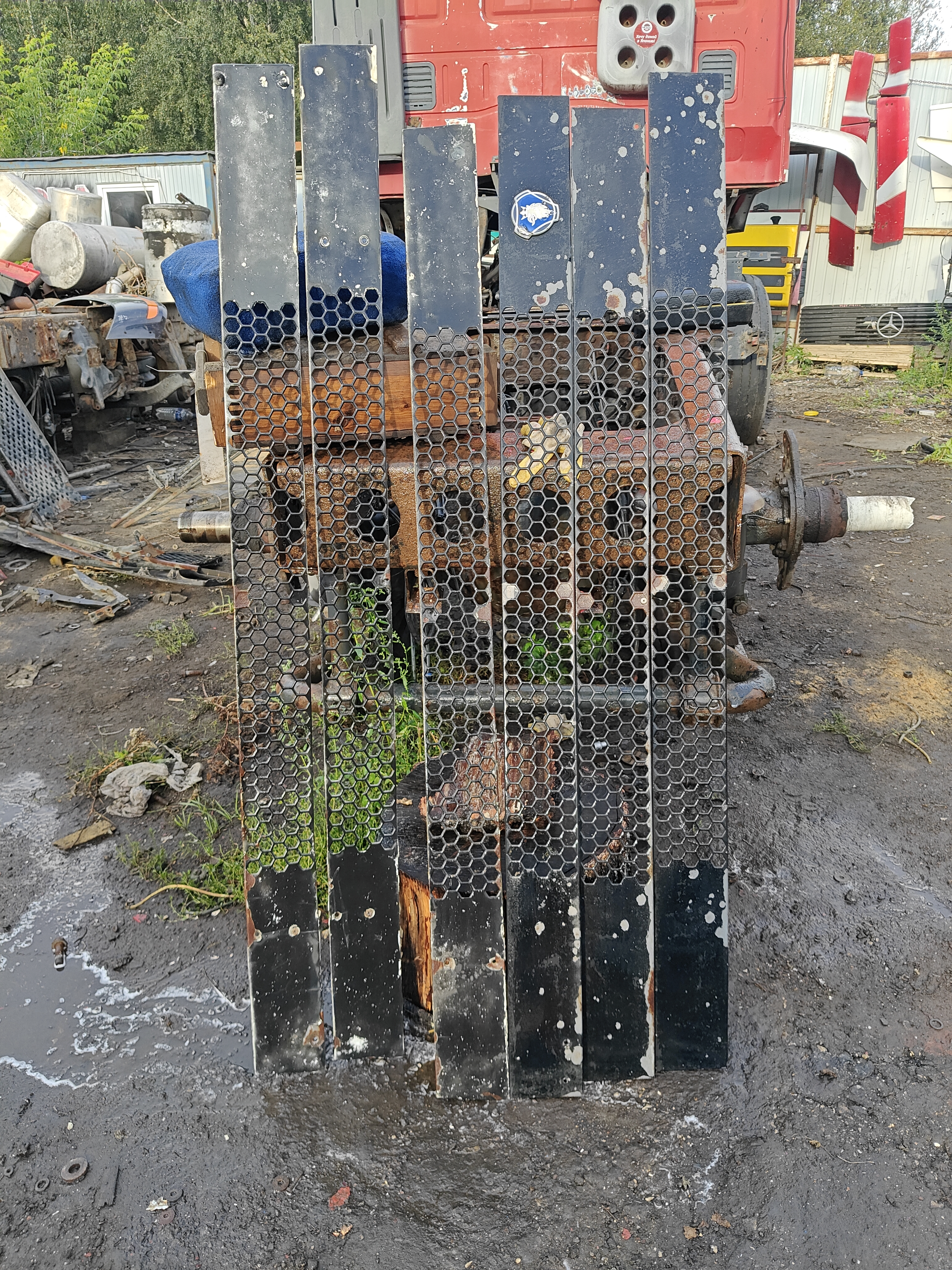 Решётка радиатора железная Скания 4 серия