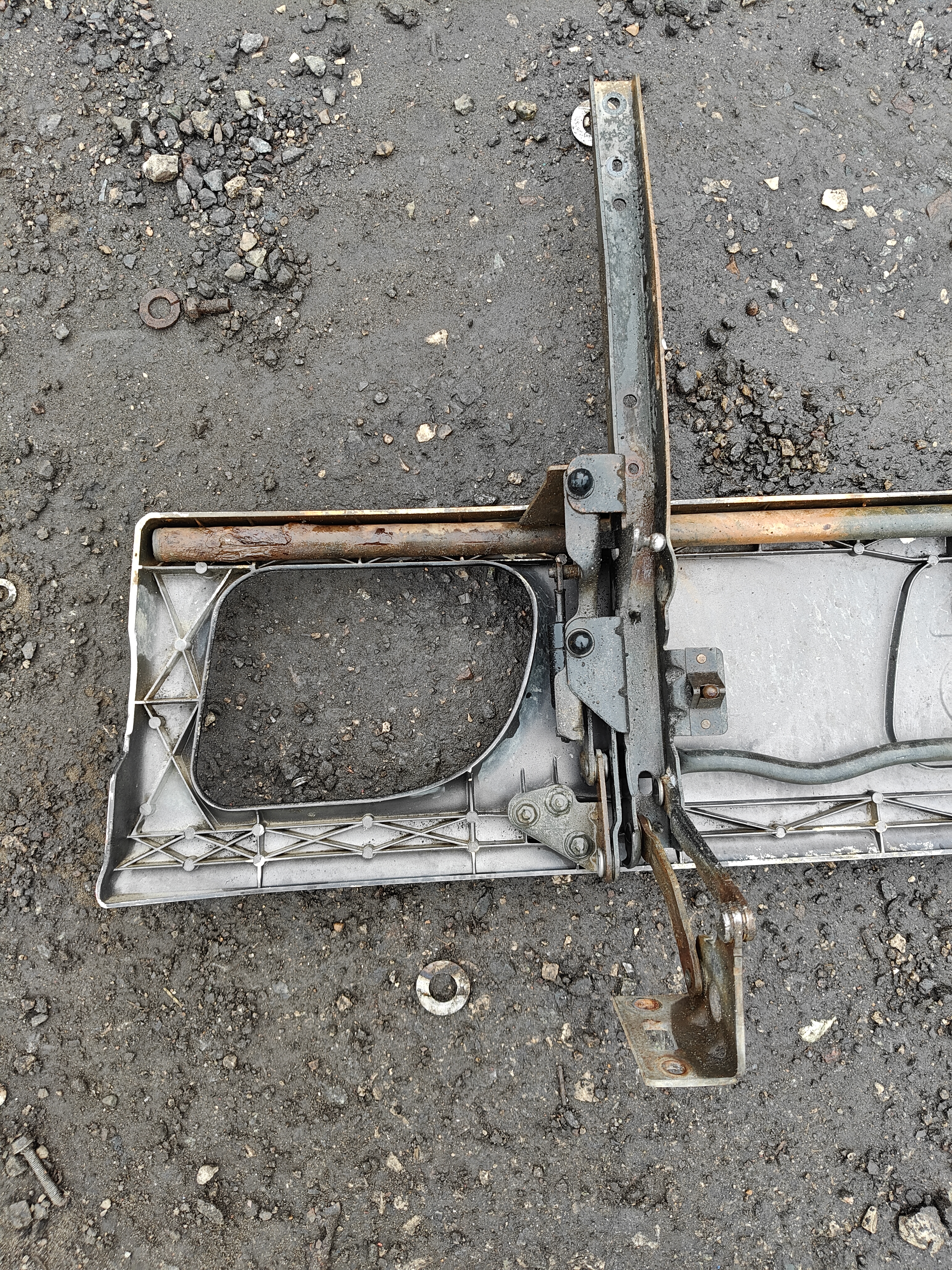 Капот с механизмом Скания 4 серия