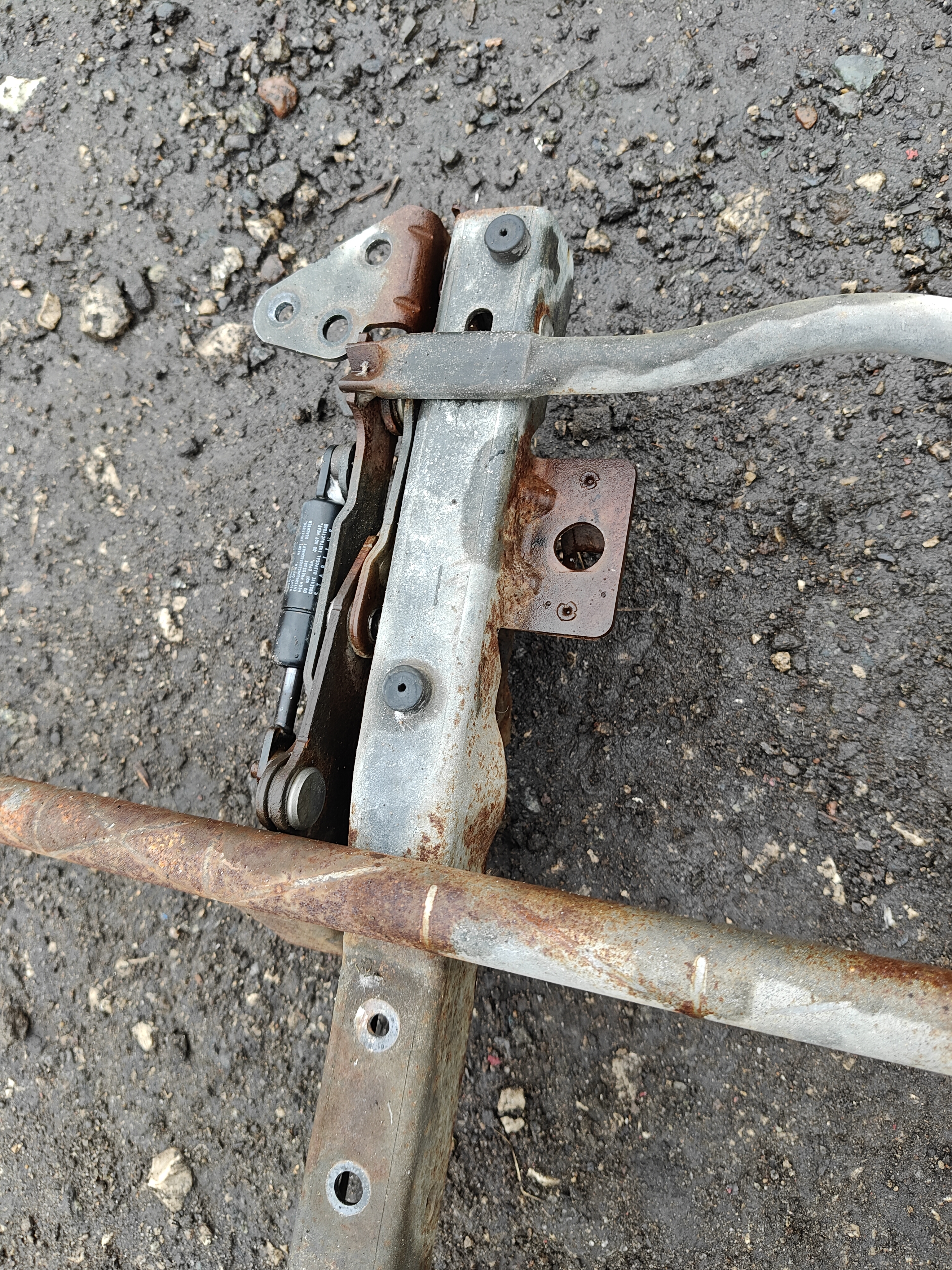 Механизм капота Скания 4 серия