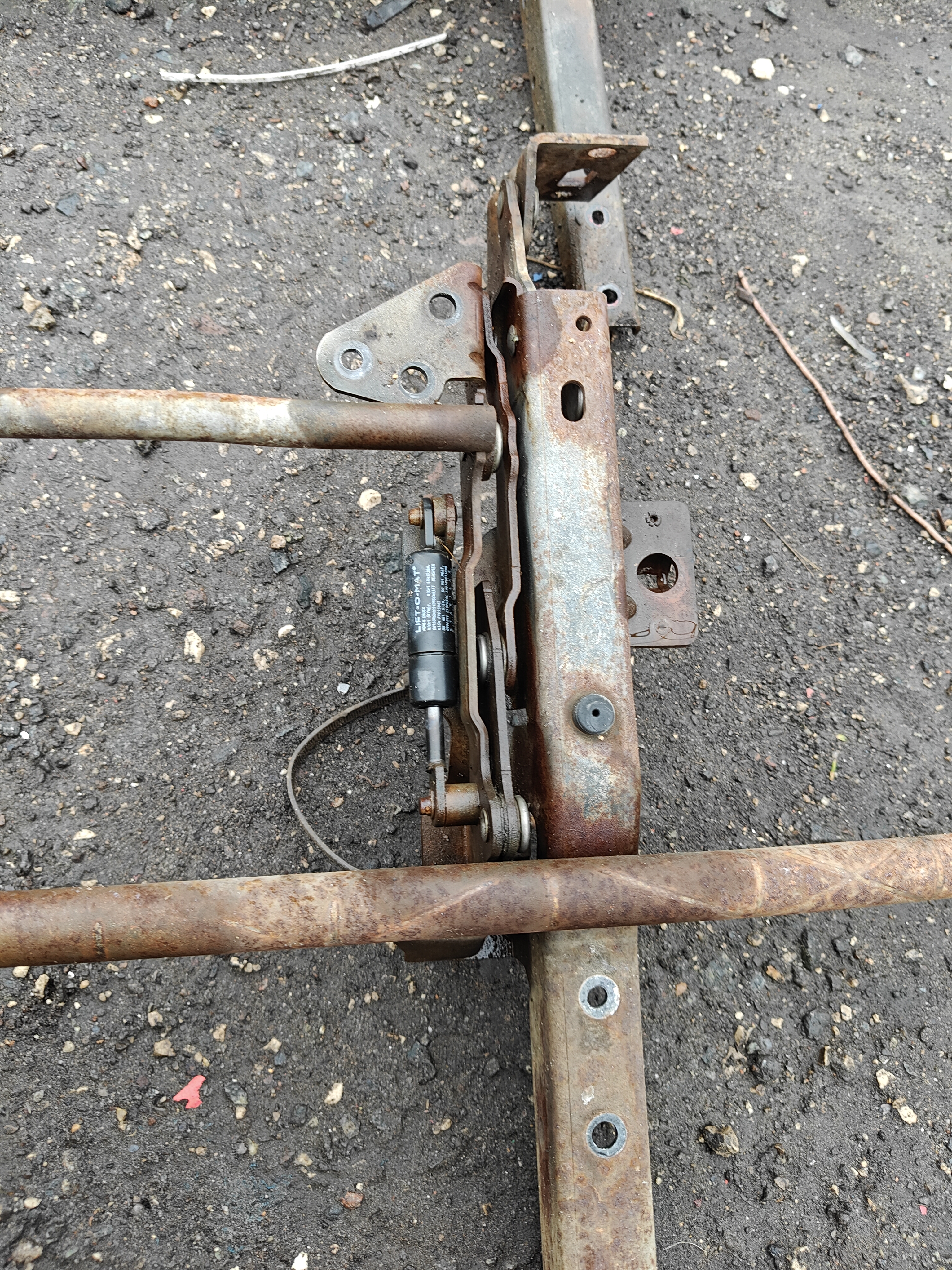 Механизм капота Скания 4 серия