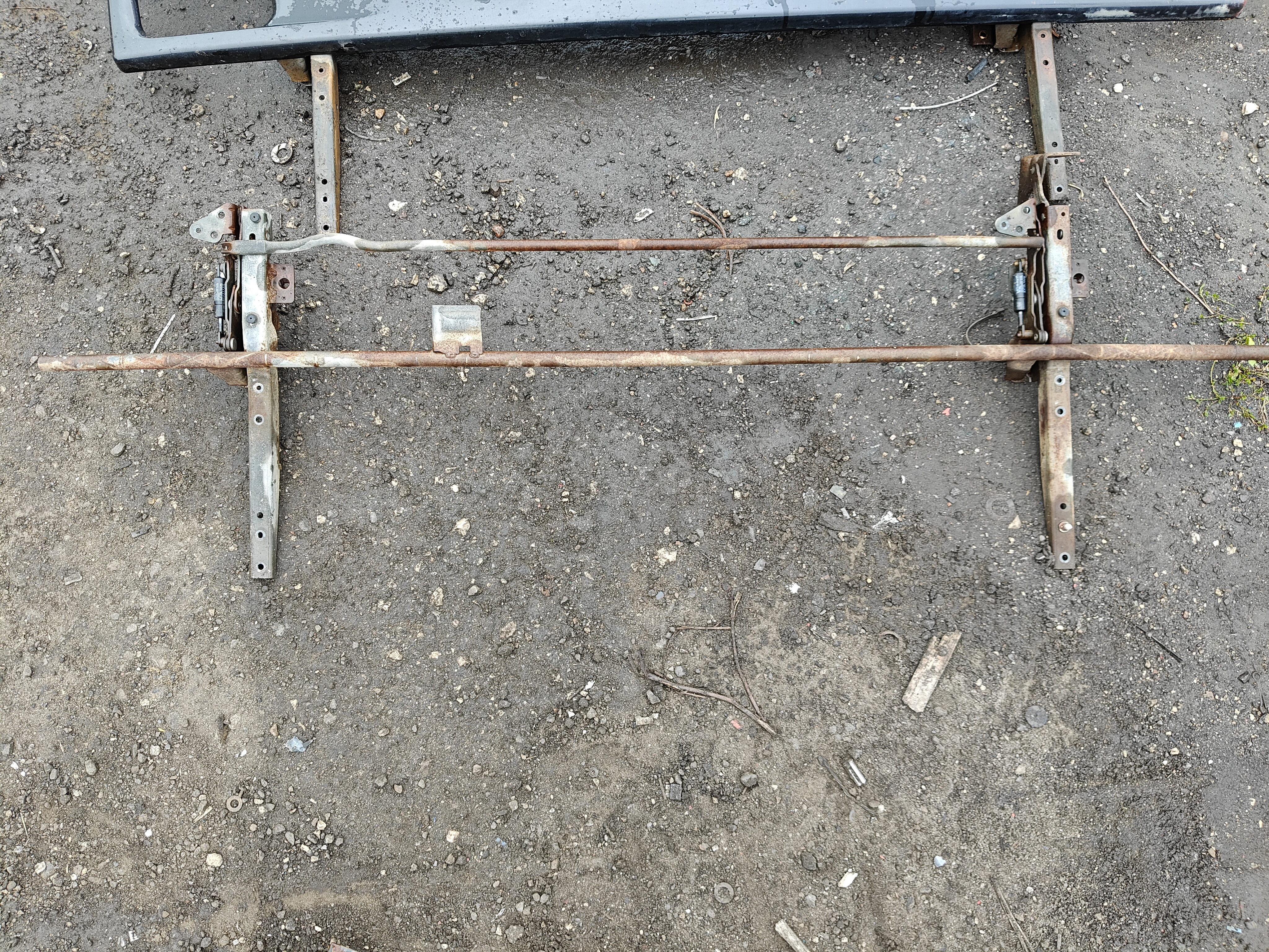 Механизм капота Скания 4 серия