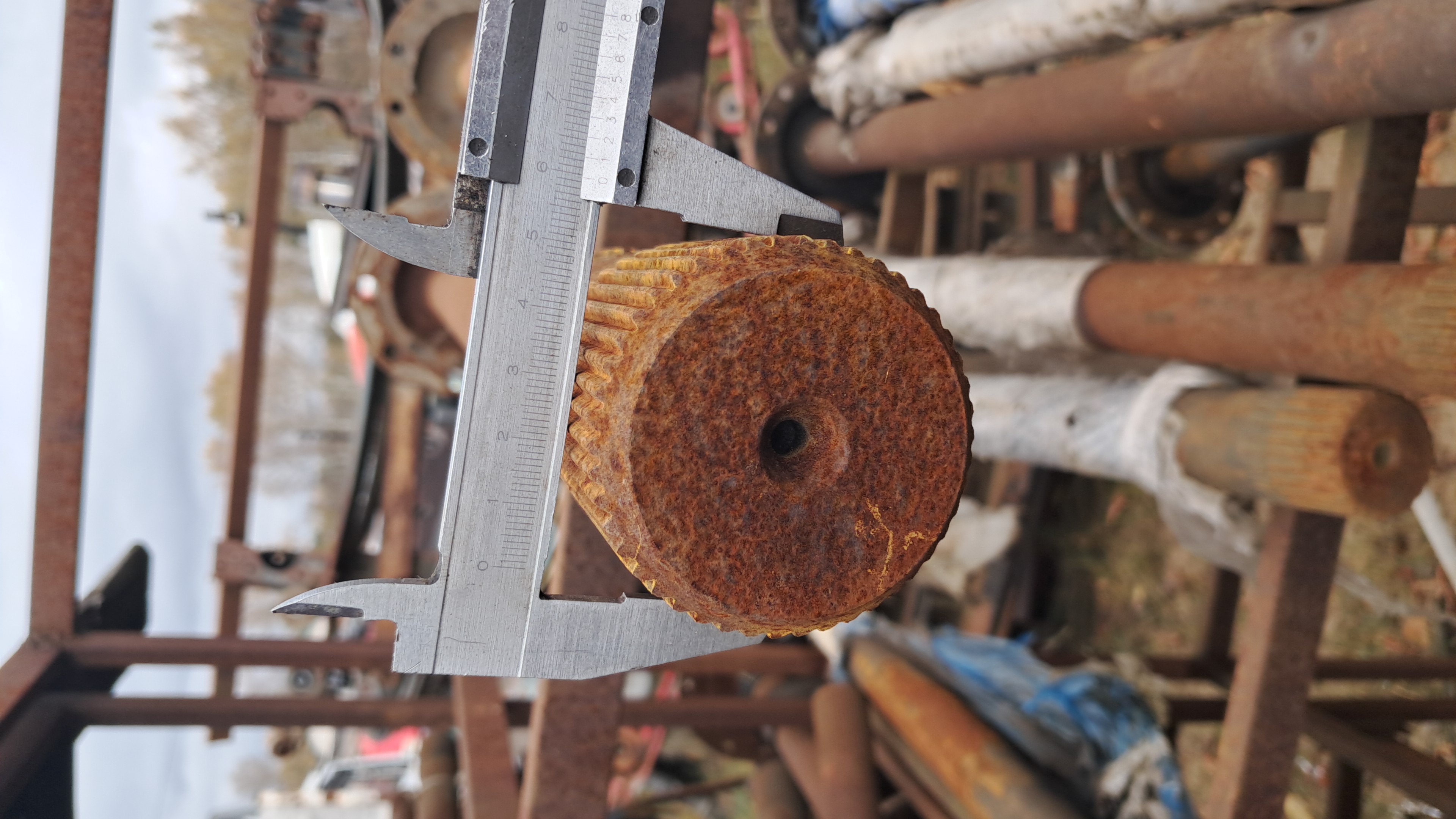 Полуось VOLVO VNM одноногая одномостовая правая 46 шлицов 110 см с блокировкой 8 отверстий