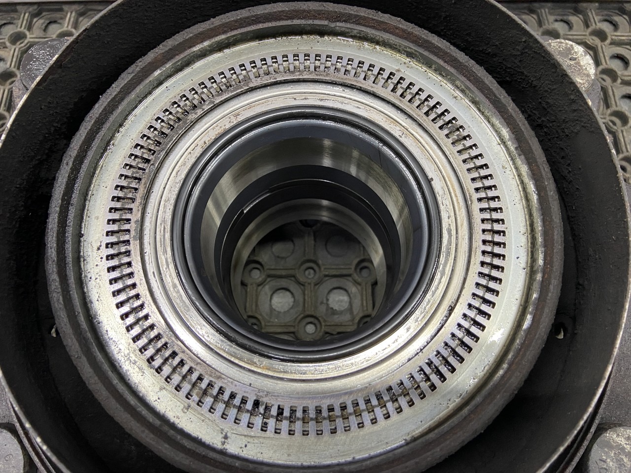 2290531 ступица задняя барабанные тормоза, подшипник моноблок(2277946) Scania 5-6 серии