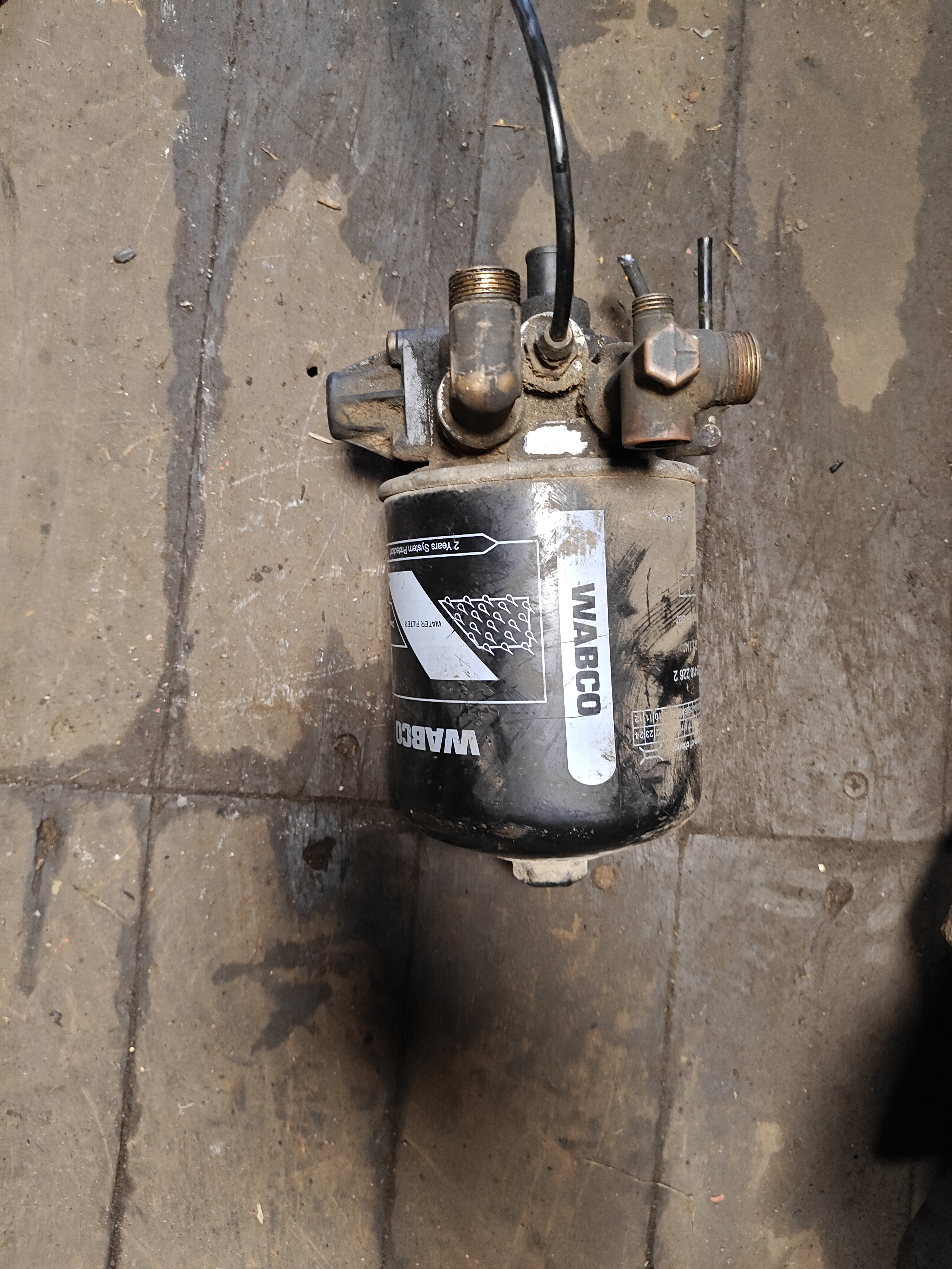 Осушитель воздуха скания 1369763 Scania R144 DSC1413