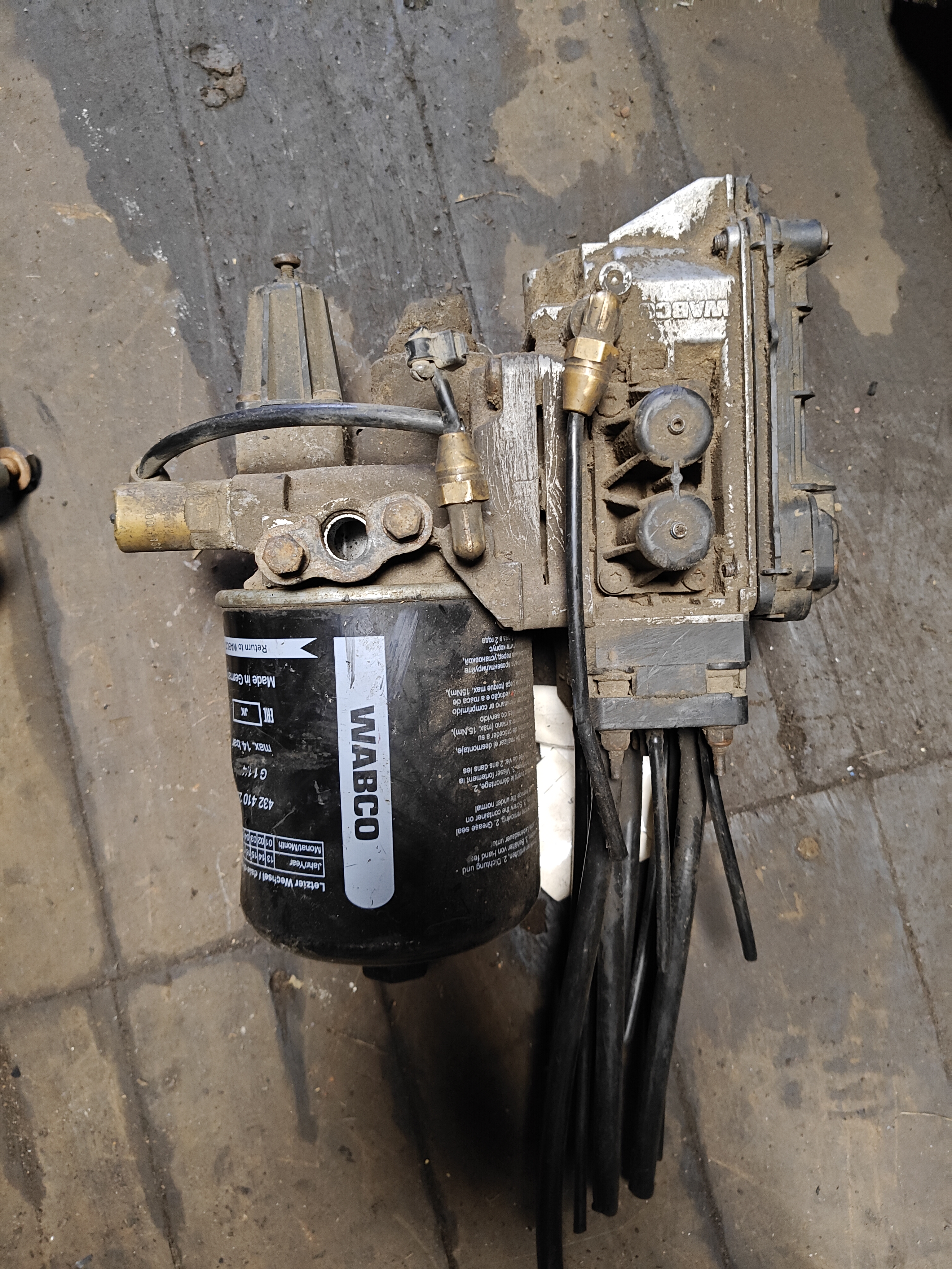 28572 осушитель воздуха 7760054835 2077974 2308777 2307617 2287595 2077976 1928587 1477560 1512030 1928587 Scania скания 5 серии DC1226 HPI