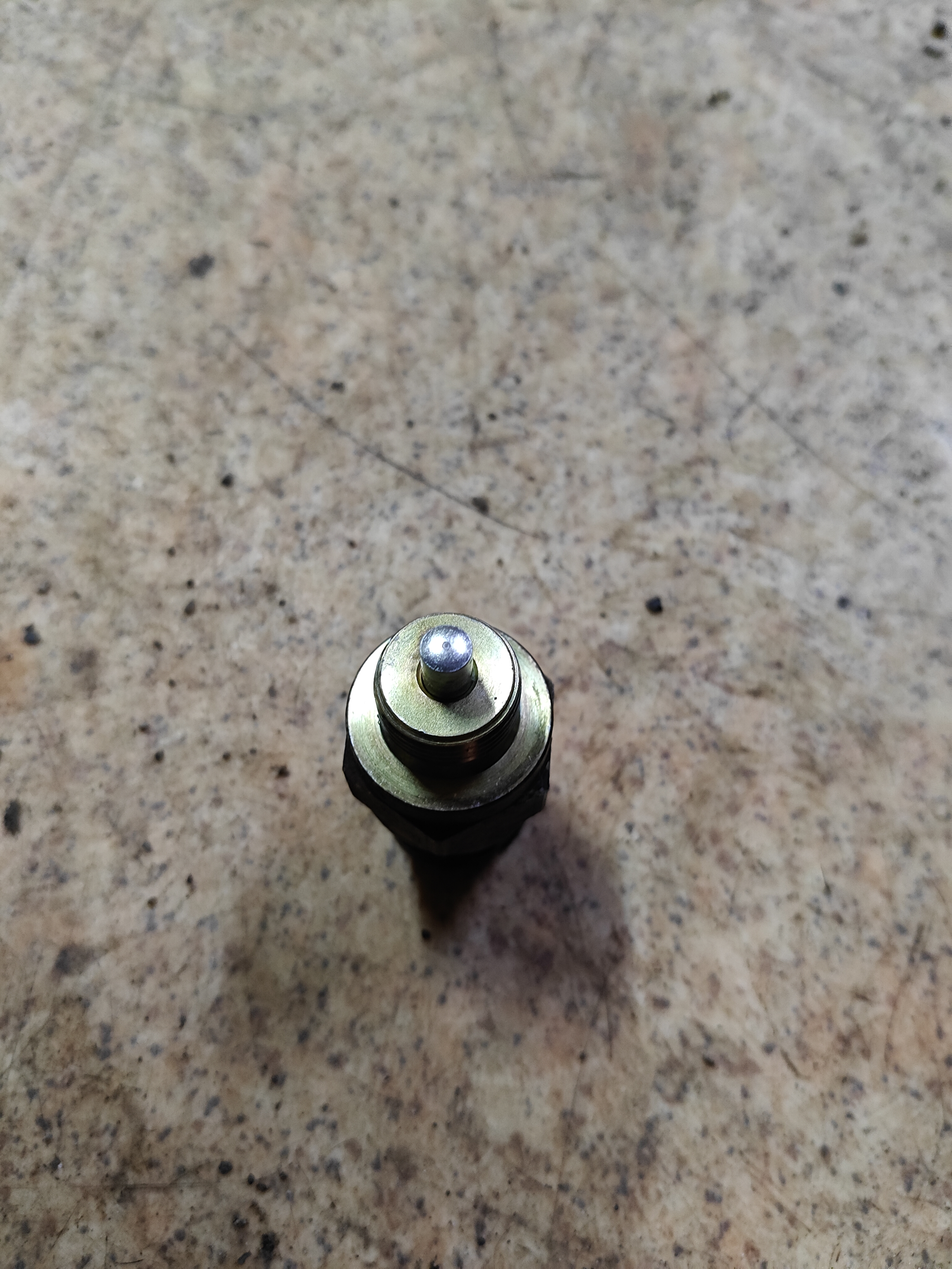 Датчик КПП / блокировки дифференциала скания, Вольво, даф DAF Scania Volvo 3197871