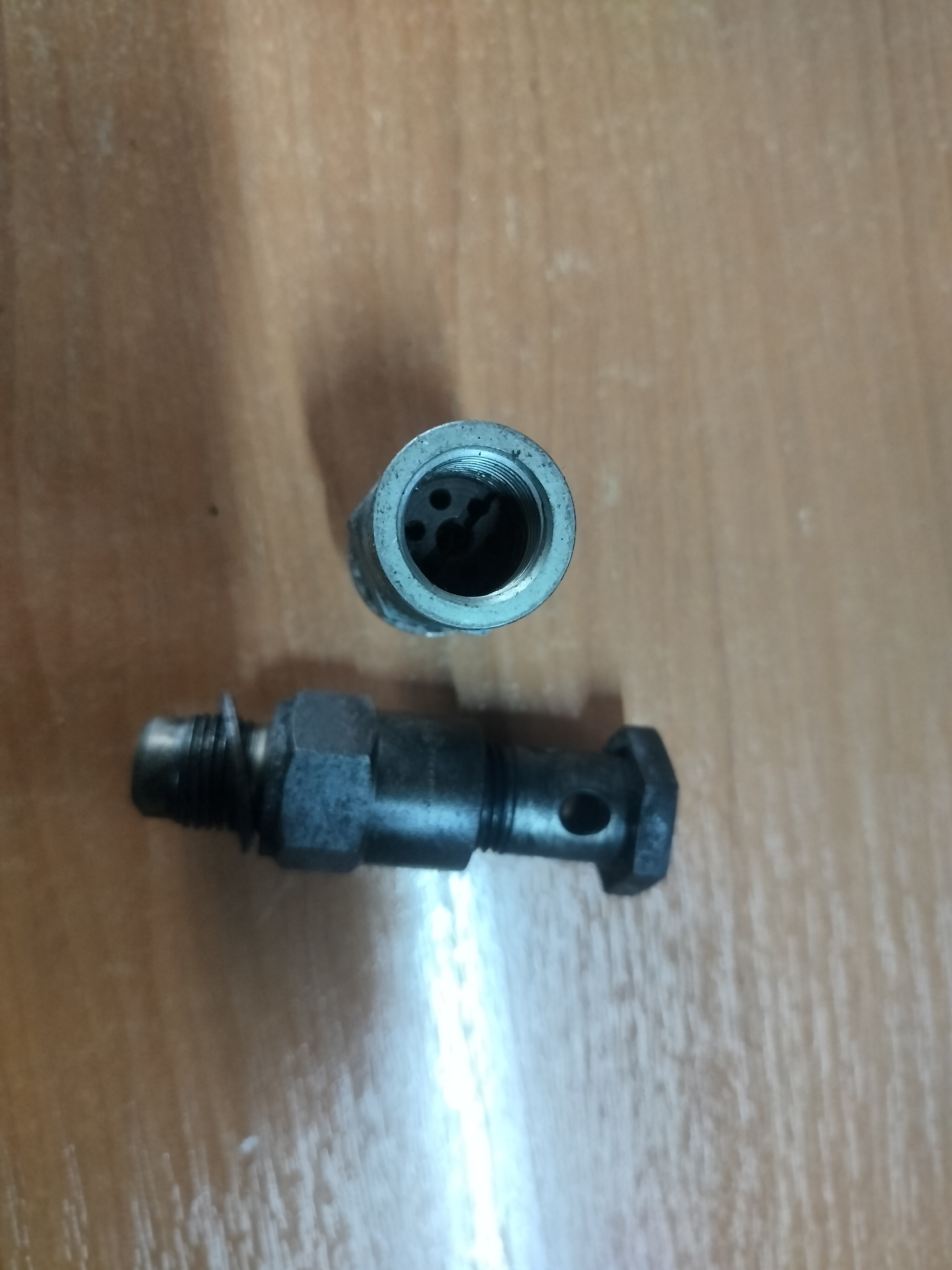 1379215 2417413112 клапан топливный ТНВД Scania