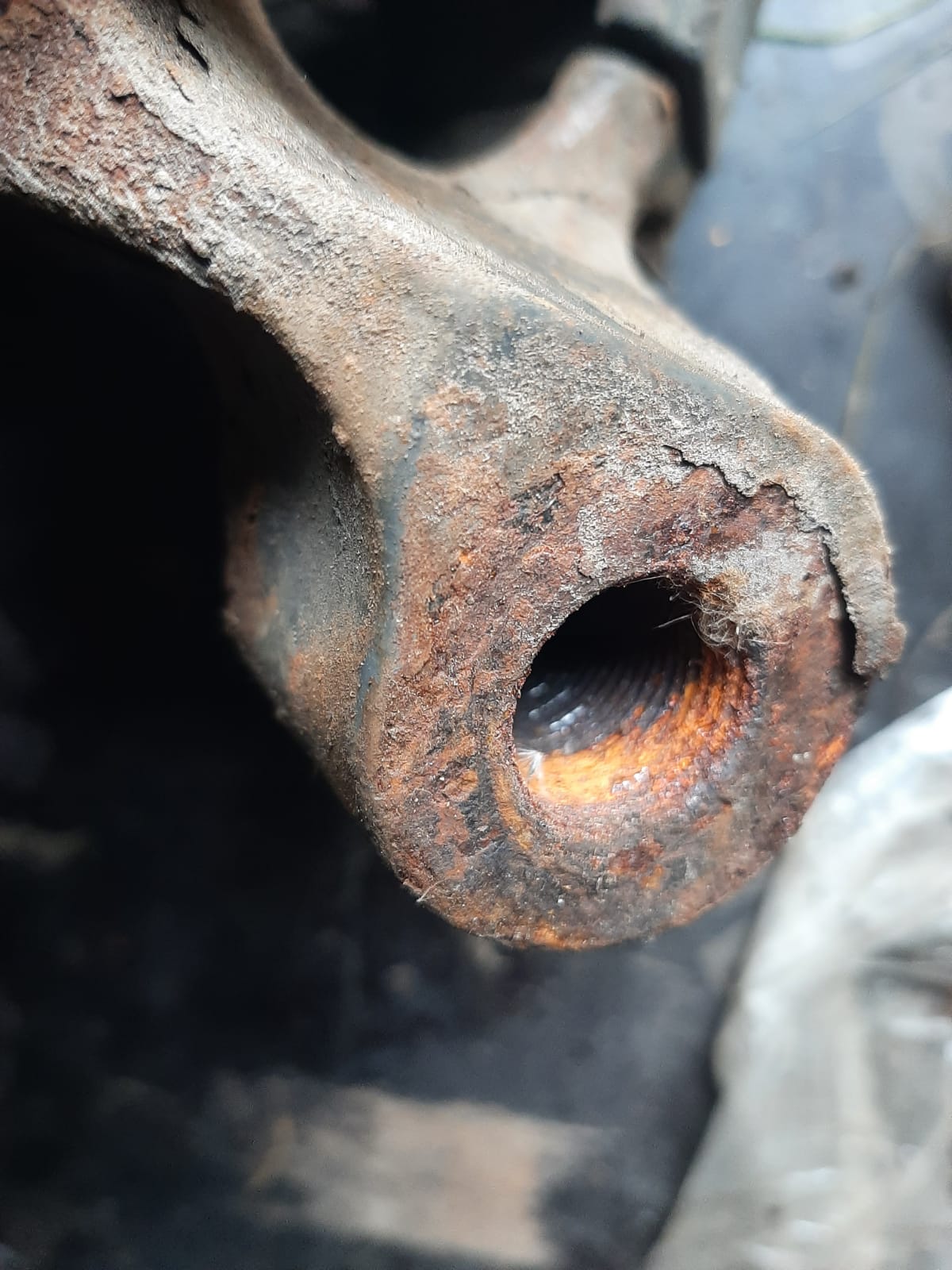 23662 кронштейн амортизатора передней оси нижний левый renault magnum dxi12 557714 557720