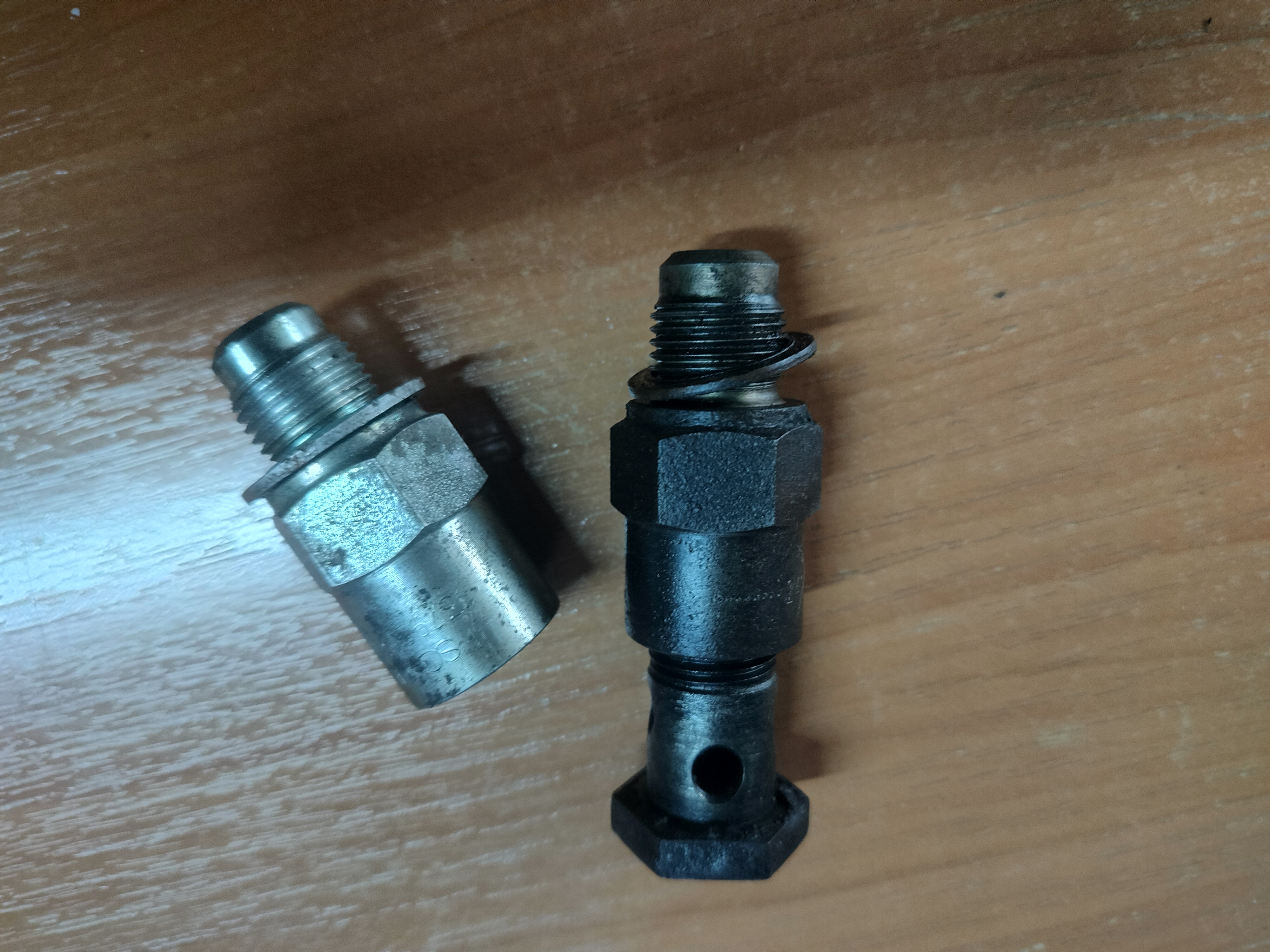 1379215 2417413112 клапан топливный ТНВД Scania