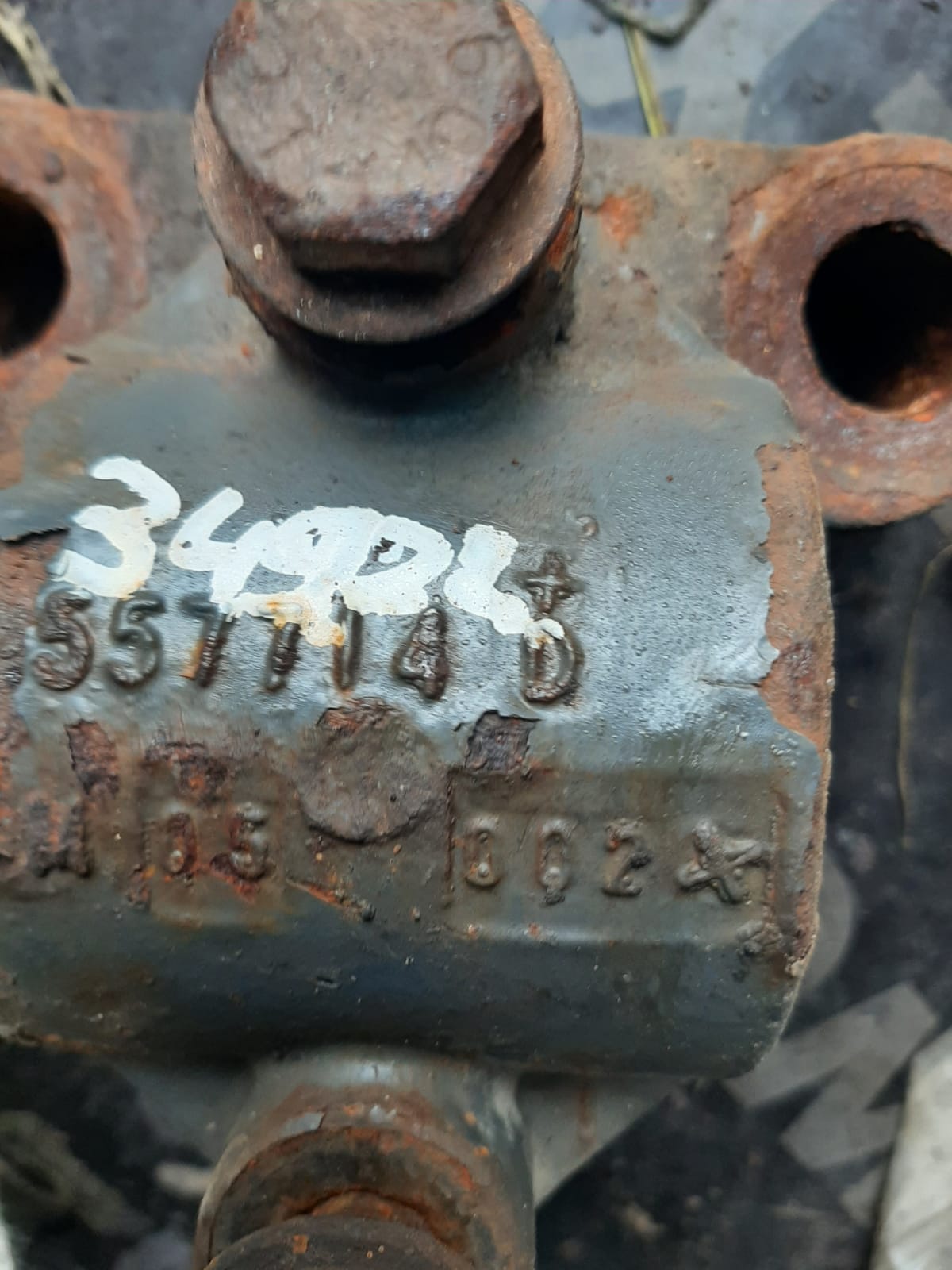 23662 кронштейн амортизатора передней оси нижний левый renault magnum dxi12 557714 557720