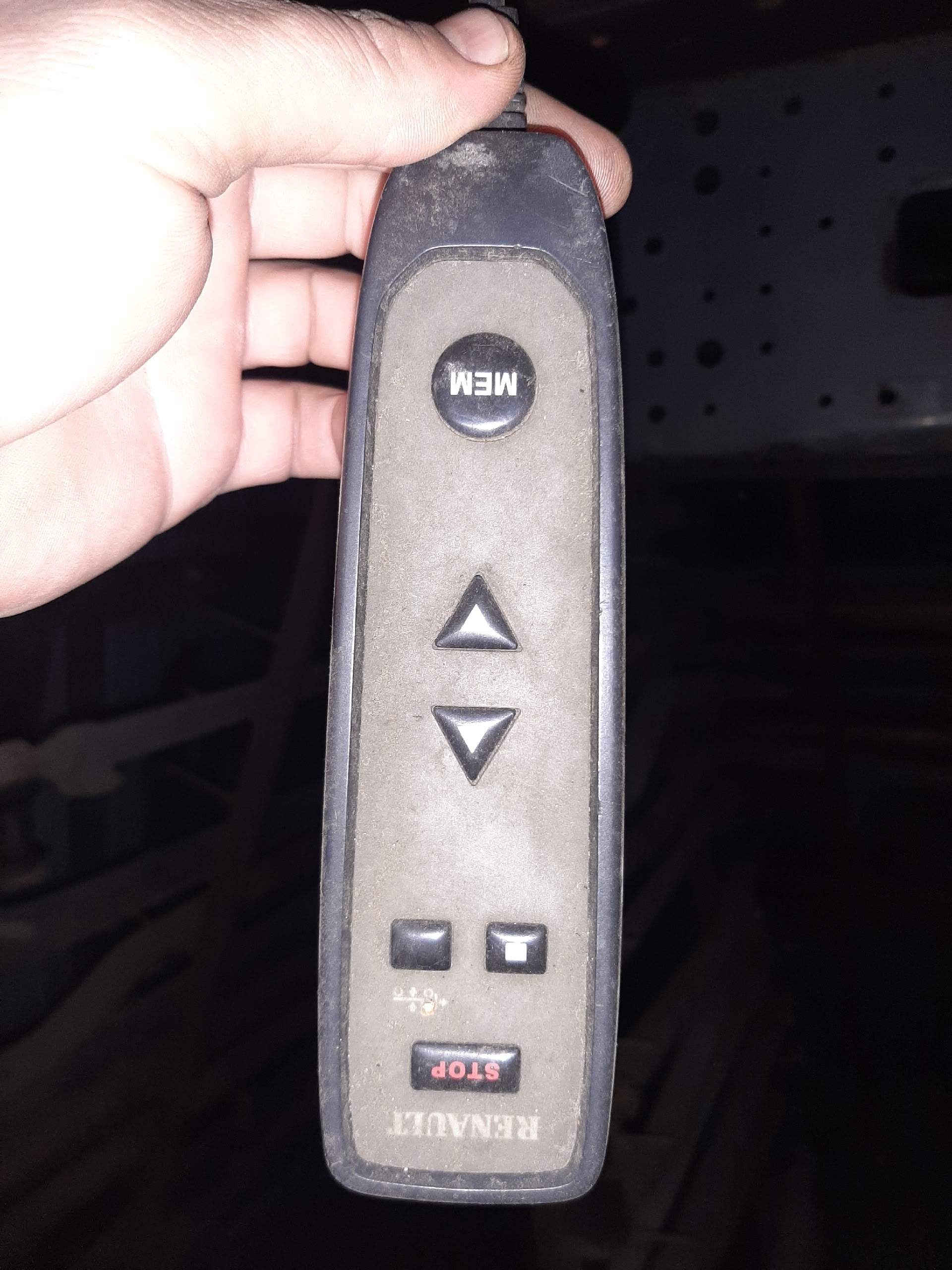 Пульт управления пневмоподвеской Renault Magnum DXI Переключатель дистанционного управления подвеской грузовика для Volvo Рено Магнум Renault Magnum22234415 20756753 20514067 7422234415 7420756753 7420514067