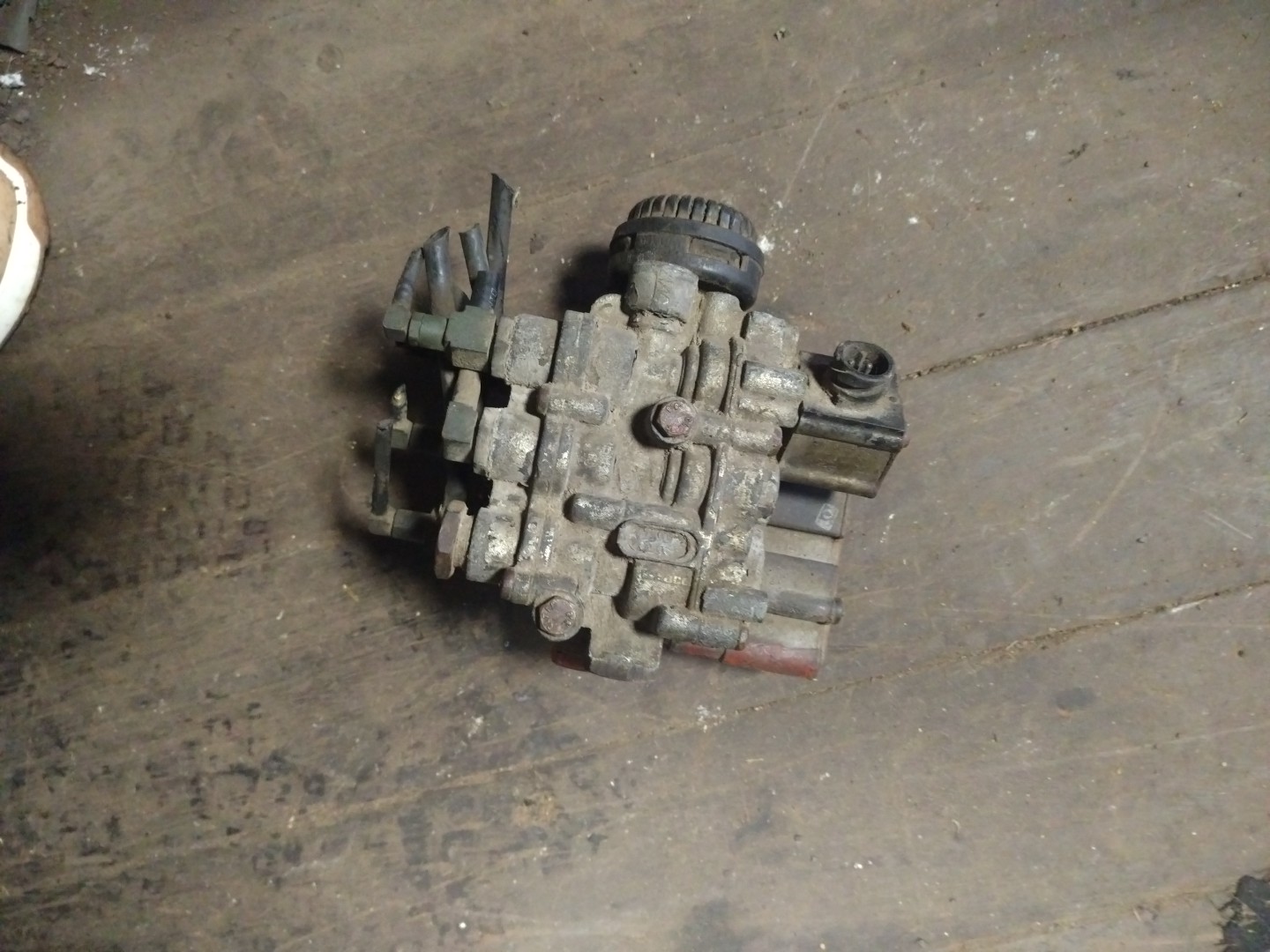 81259026240 4728800500 кран ECAS MAN TGA 81259029158 81259026158 Клапан магнитный ECAS 4729000570 главный кран пневматической подвески