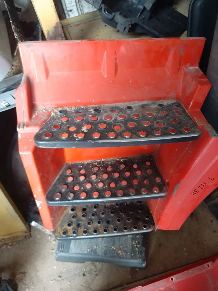 Подножка MAN F2000