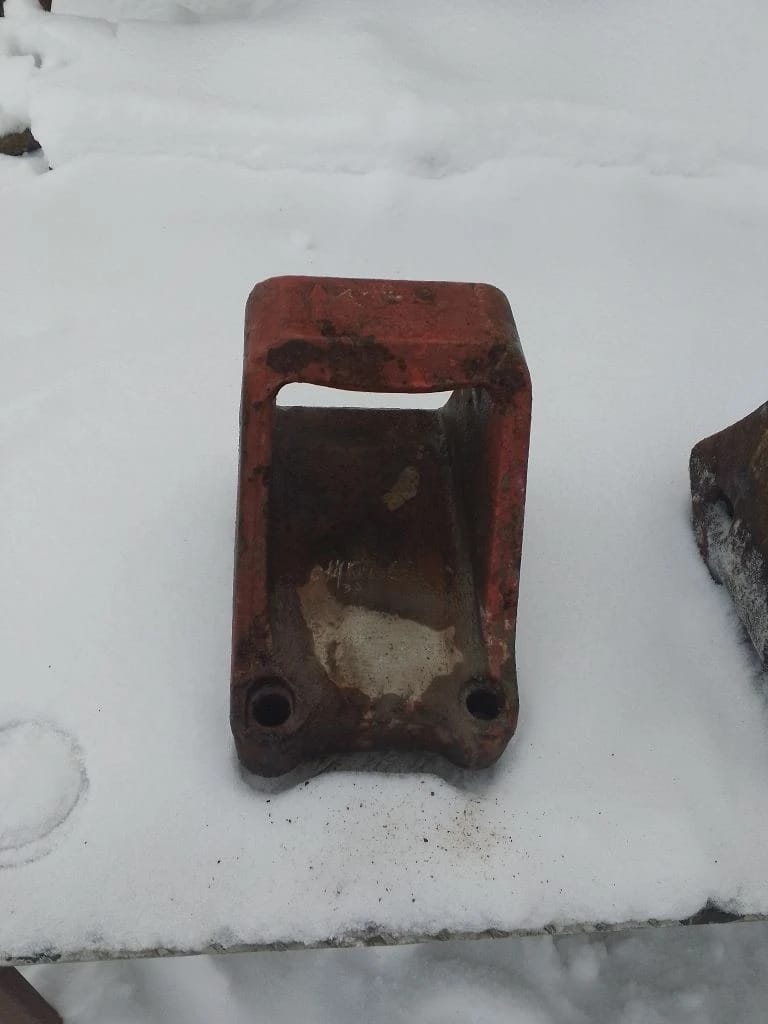 8164042 кронштейн задней рессоры IVECO  Tracker ивеко траккер