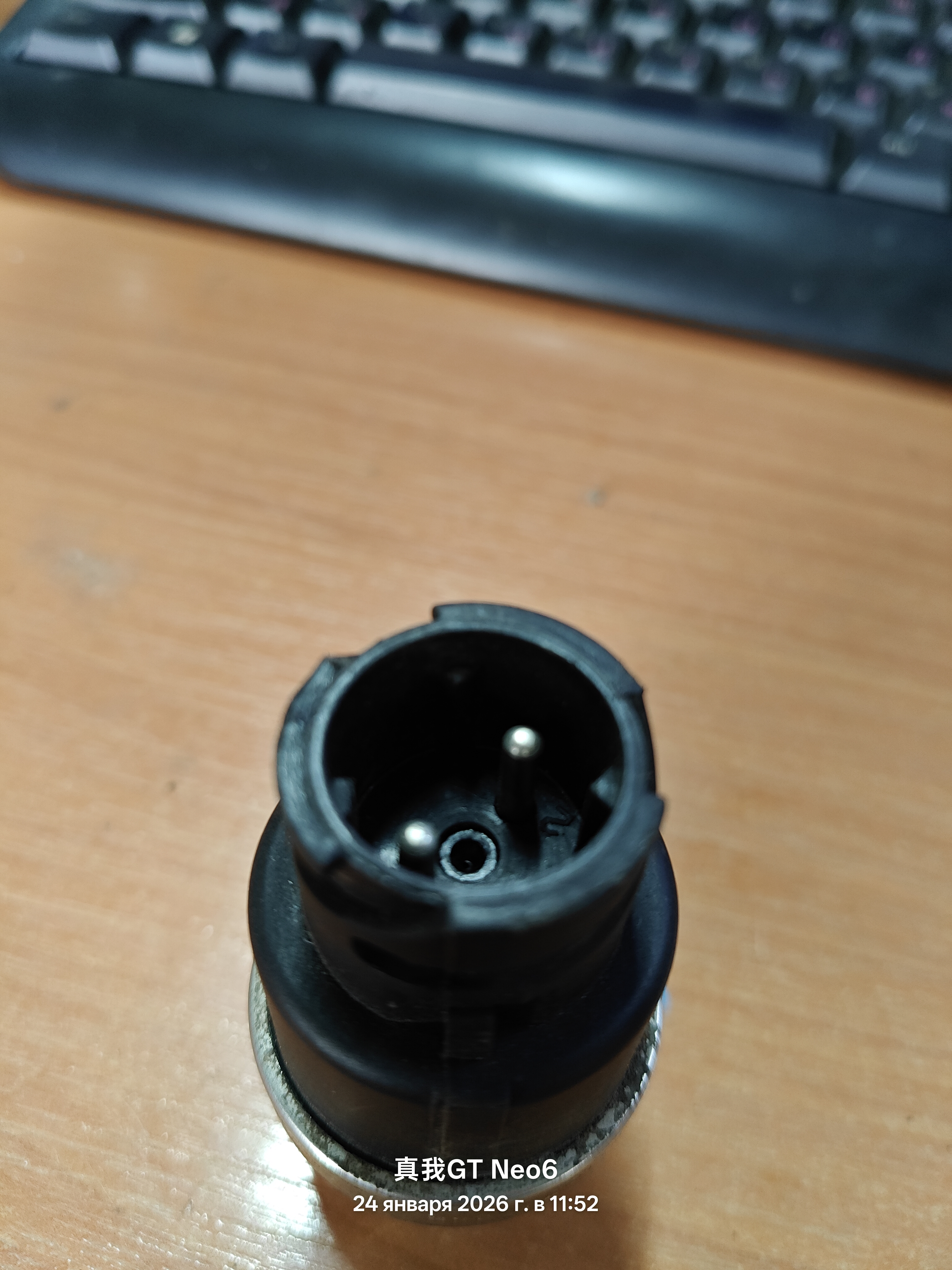 Датчик давления воздуха 2 pin Рено Премиум рено магнум рено мидлум 14929736937 40210901 5010311958 7403987499