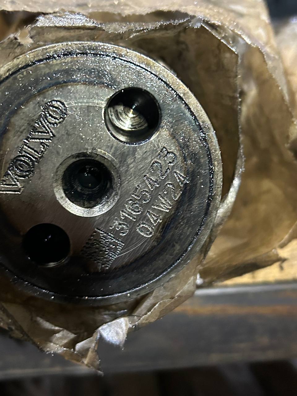 Распредвал Volvo D12C 3165423