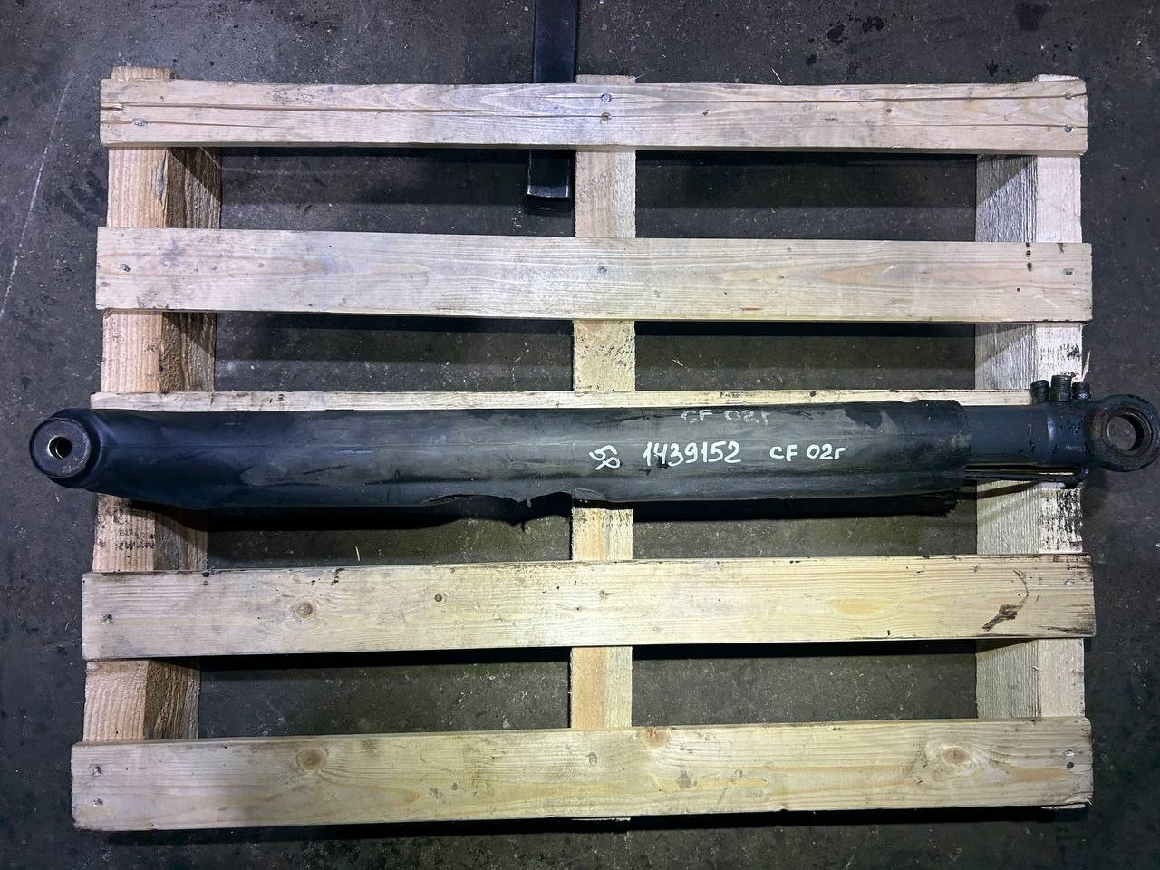 Цилиндр подъема кабины DAF CF 1439152