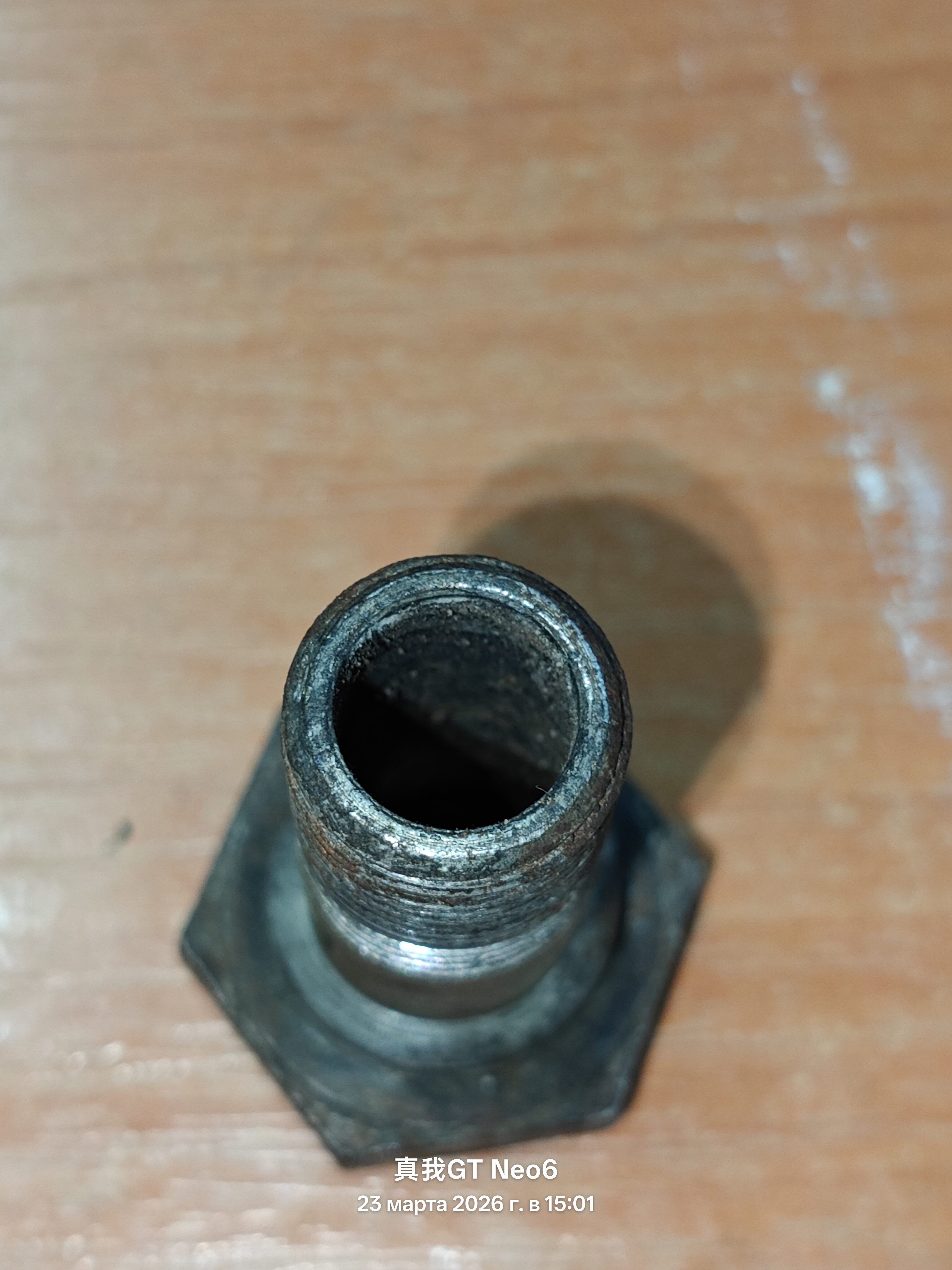 полый болт внутренний диаметр-9мм  наружный-14мм головка-24мм 41мм высота с головкой без головки-35