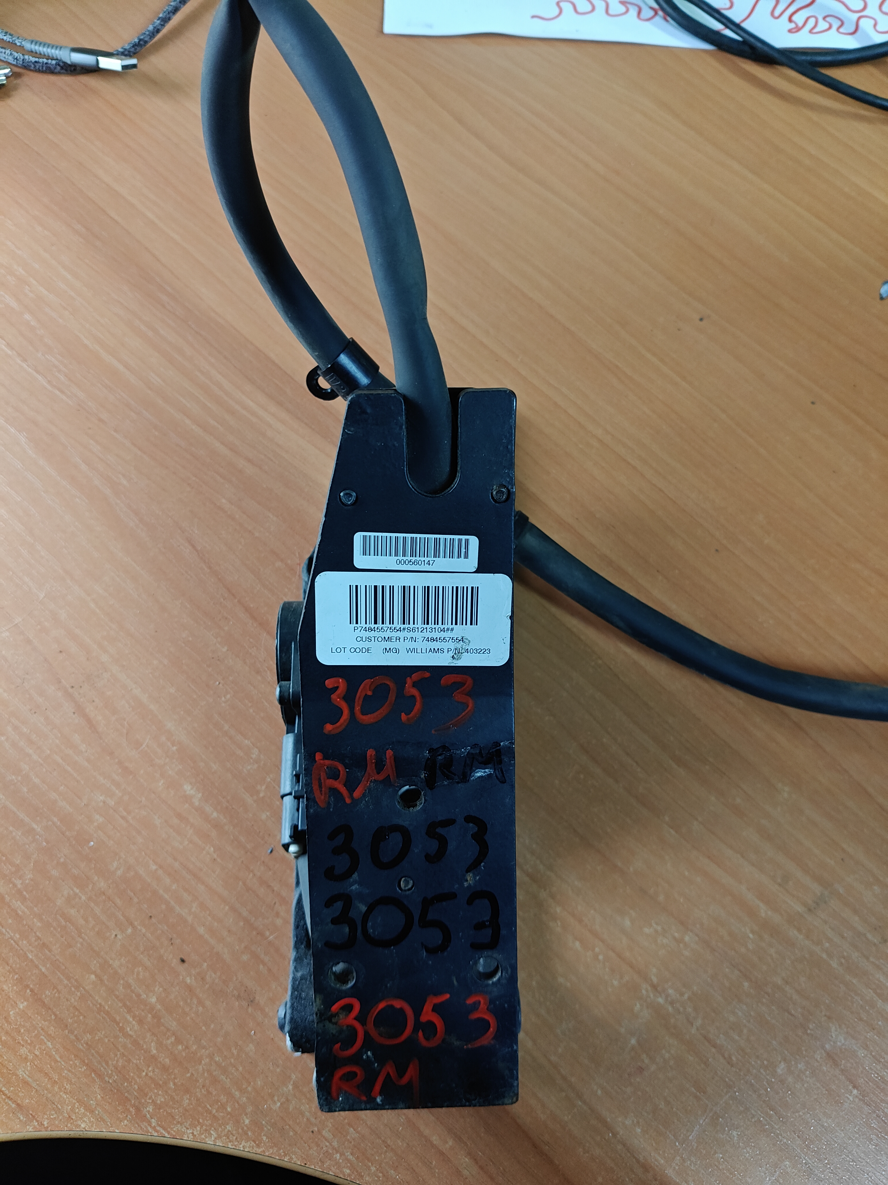 Педаль акселератора Renault Magnum E-TECH 7421111161 3 контакта