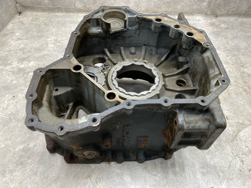 Средний Корпус КПП Scania P/G/R/T (б/у)