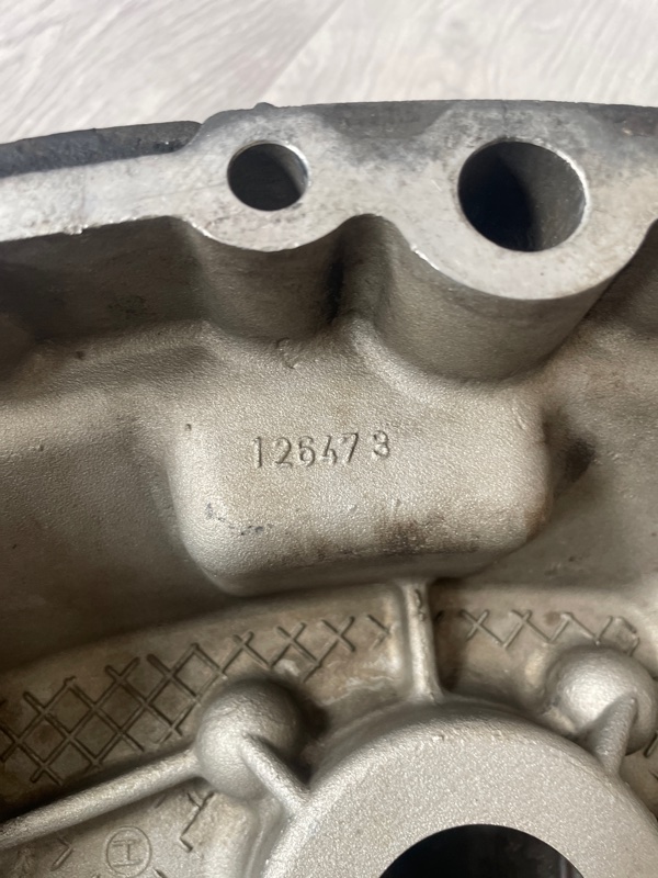 Крышка КПП задняя Iveco (б/у)