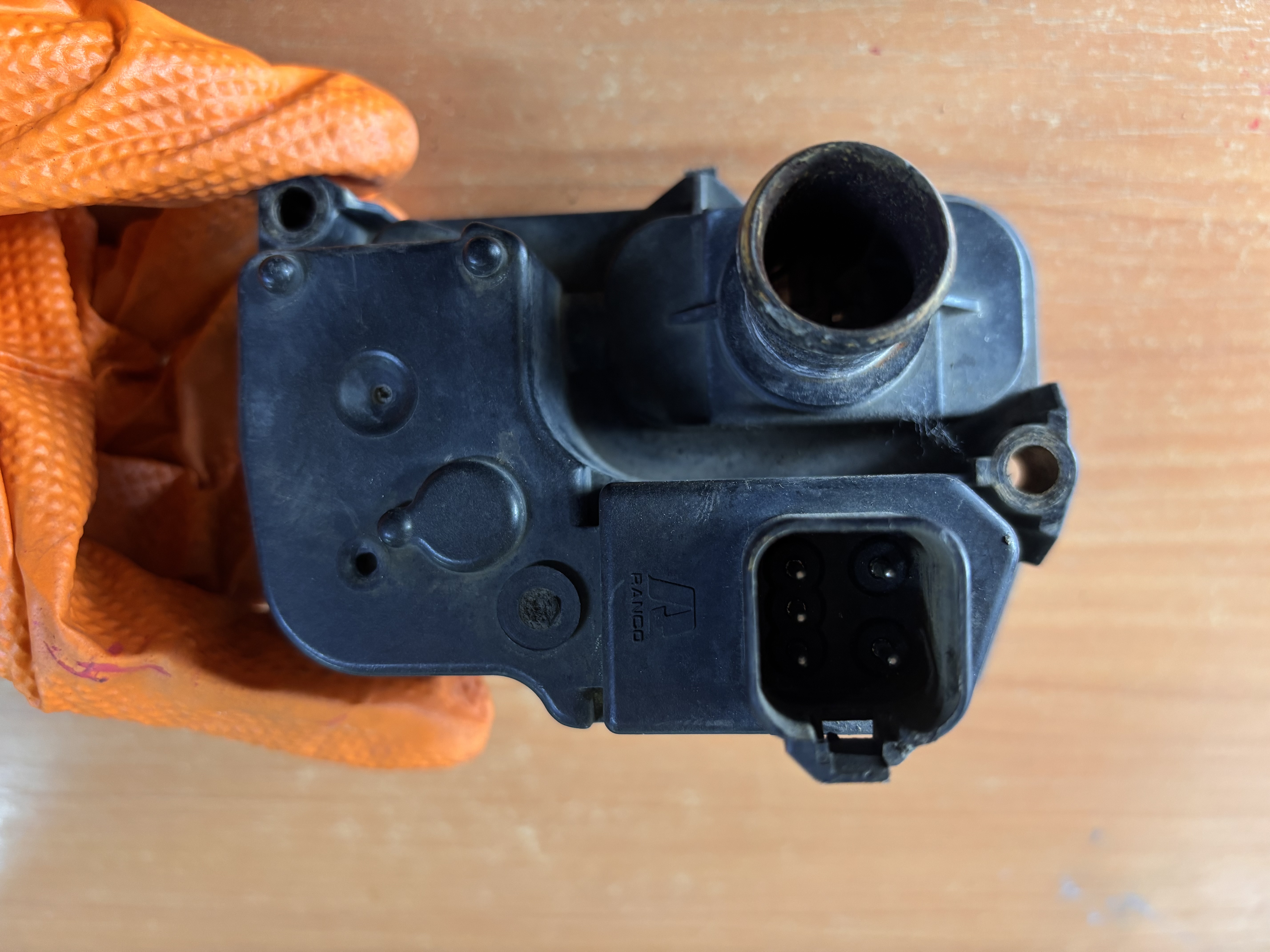 Клапан отопителя Кран печки Scania 4 series 1379632 1405973