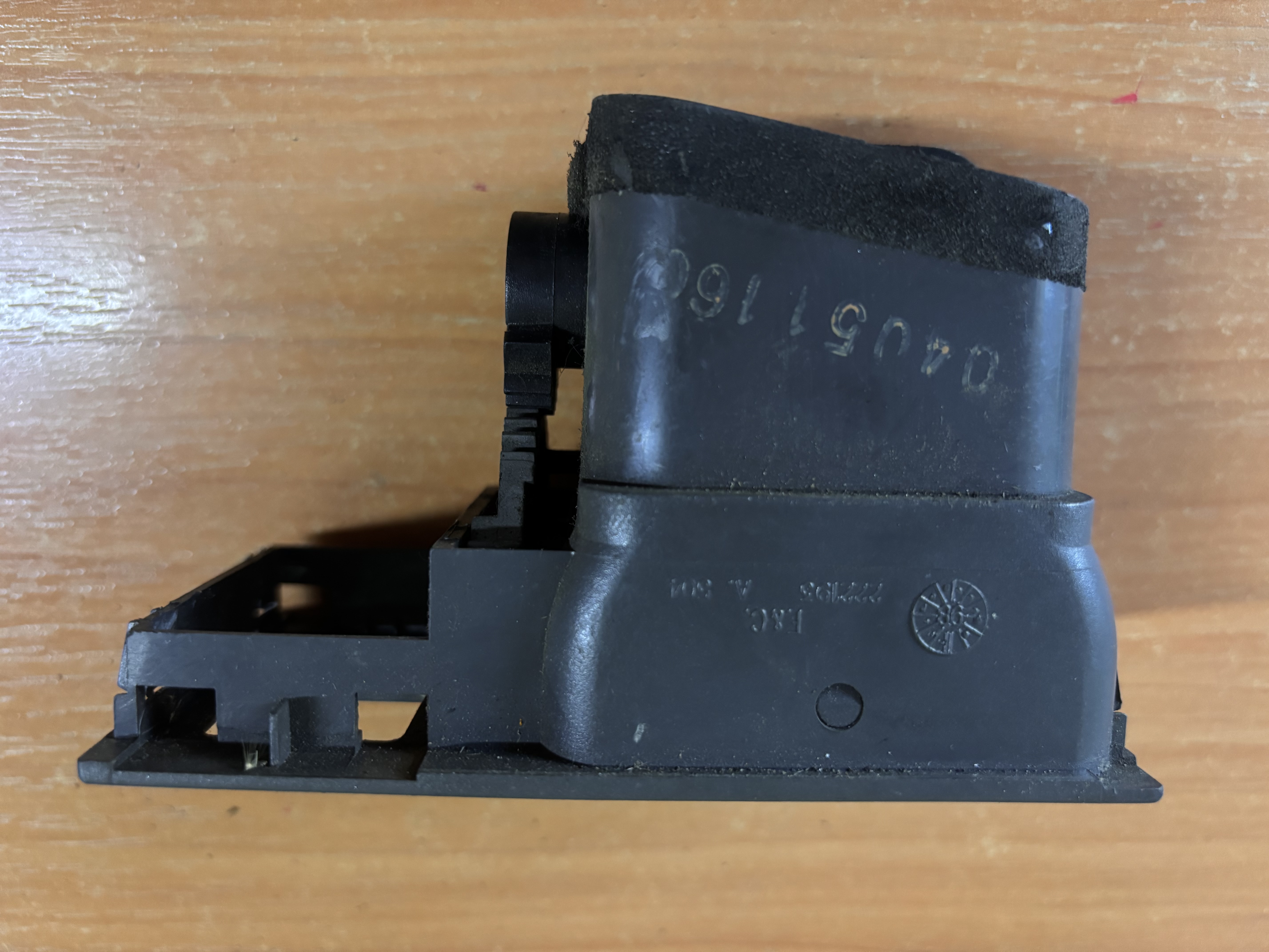 Дефлектор воздушный Ивеко Iveco EuroCargo 98473365 Auger