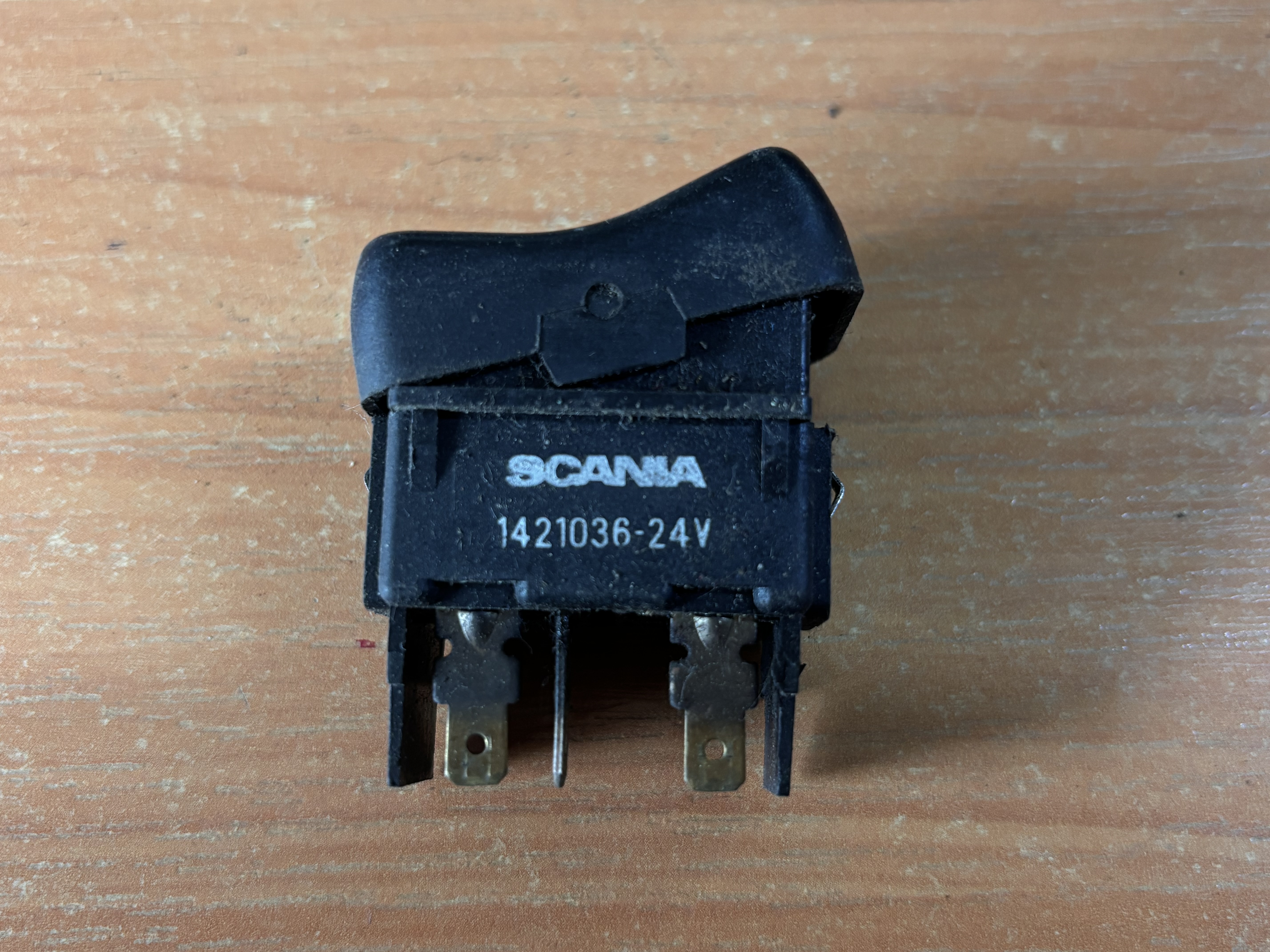 Кнопка многофункциональная Скания Scania 4-series 1421036